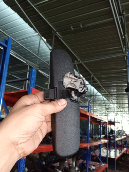 Escape 2.3/ Rear View Mirror