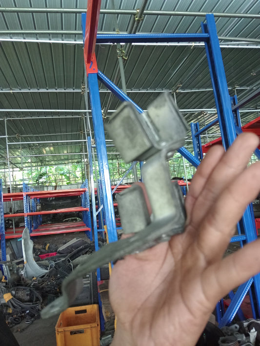 Lancer Cedia | Shifter | Bracket