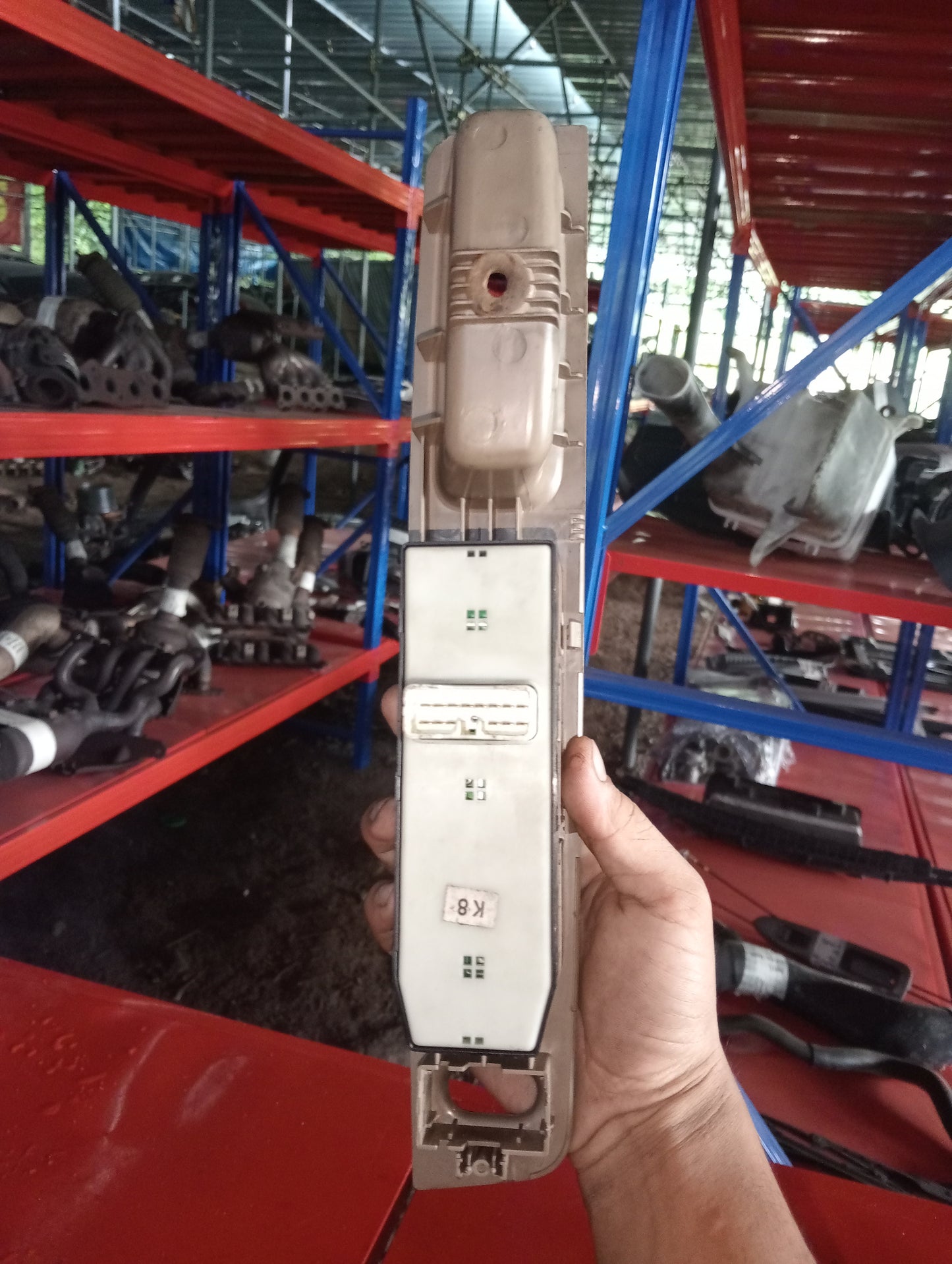 Optra 1.6 | Main switch |