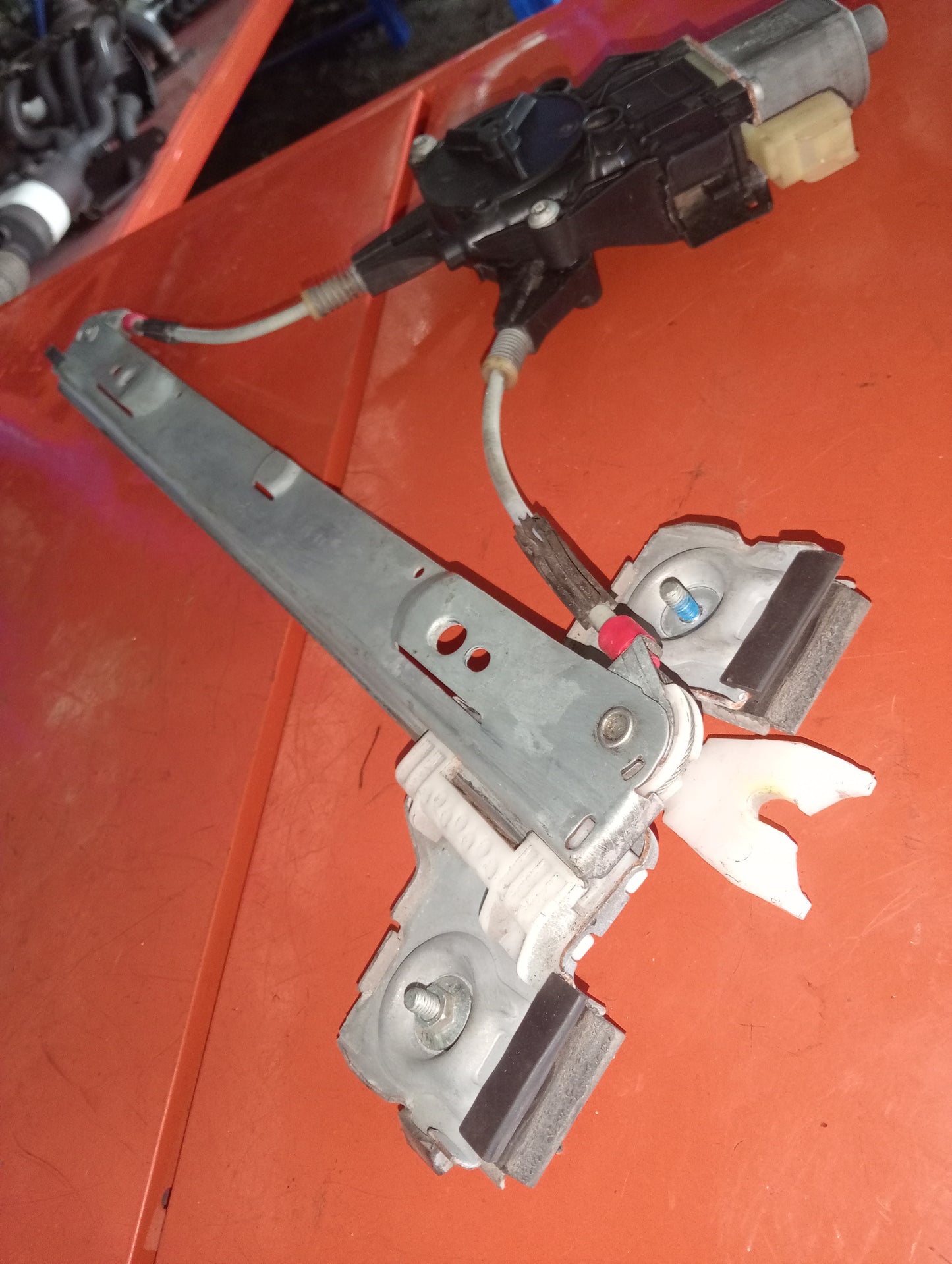 Fiesta | Front | Pasennger | Side | Power Window Mechanisim |