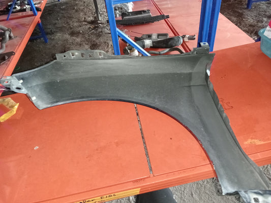 Focus 2014 | Fender | Front | Driver | Side