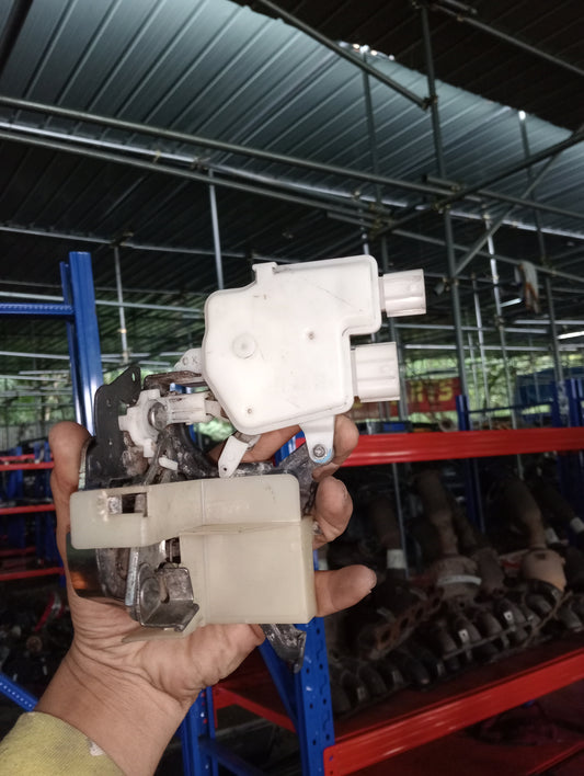 Everest 2008 | Actuator | Lock