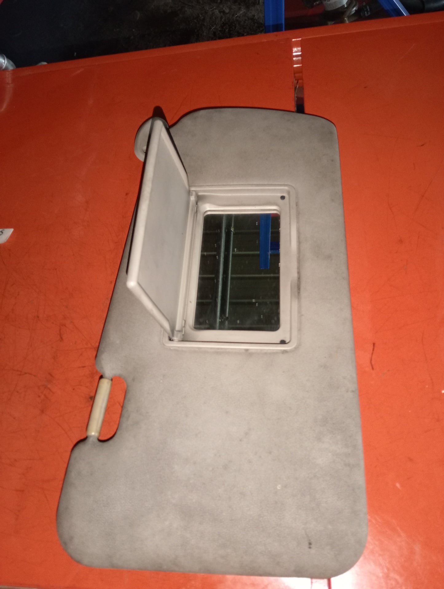 Escape 2.0 | Sun | Visor | | Front | Driver | Side