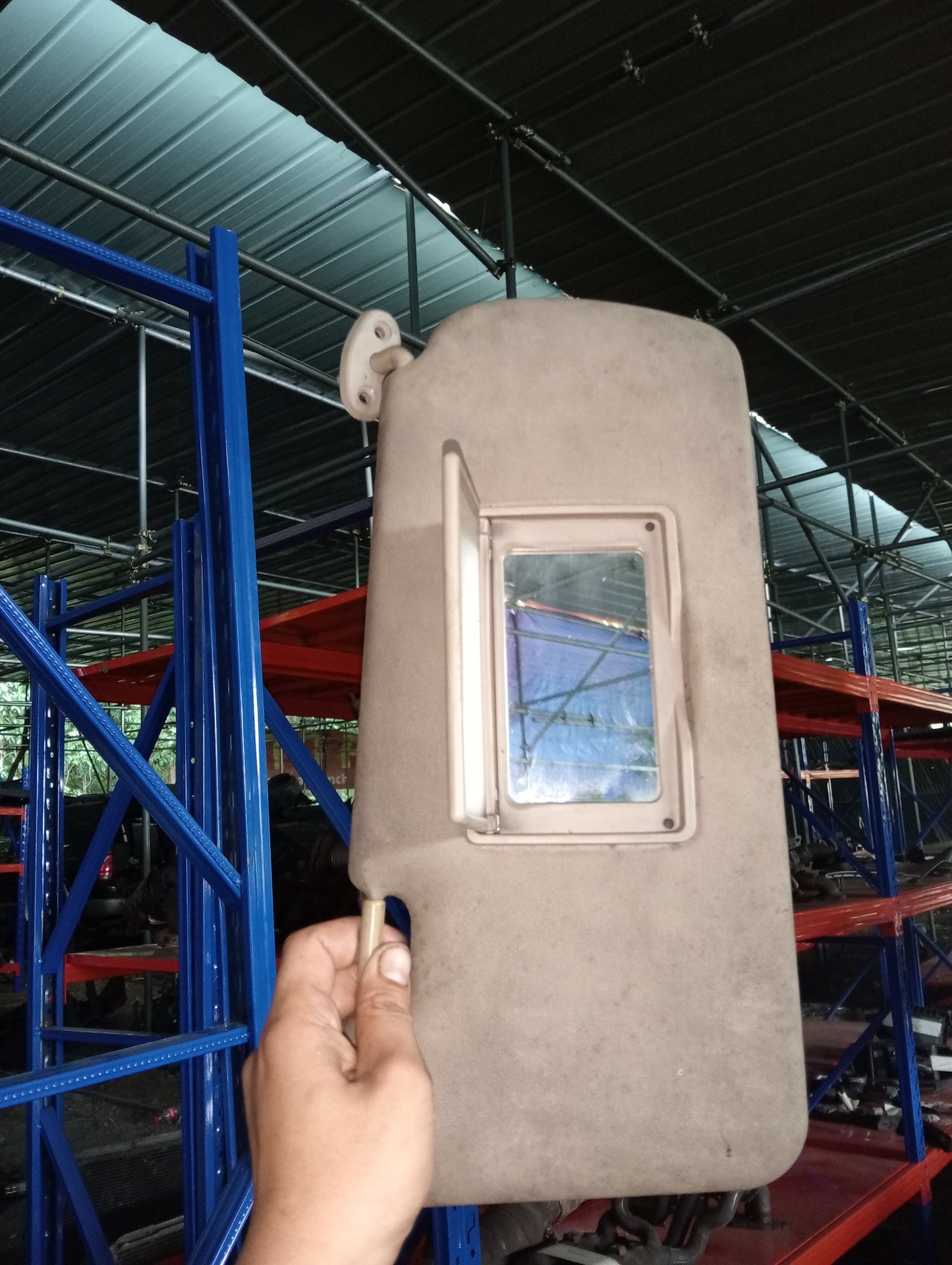 Escape 2.0 | Sun | Visor | | Front | Driver | Side