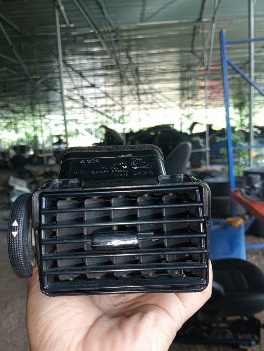 Optra 1.6 Aircon Louver Driver Side