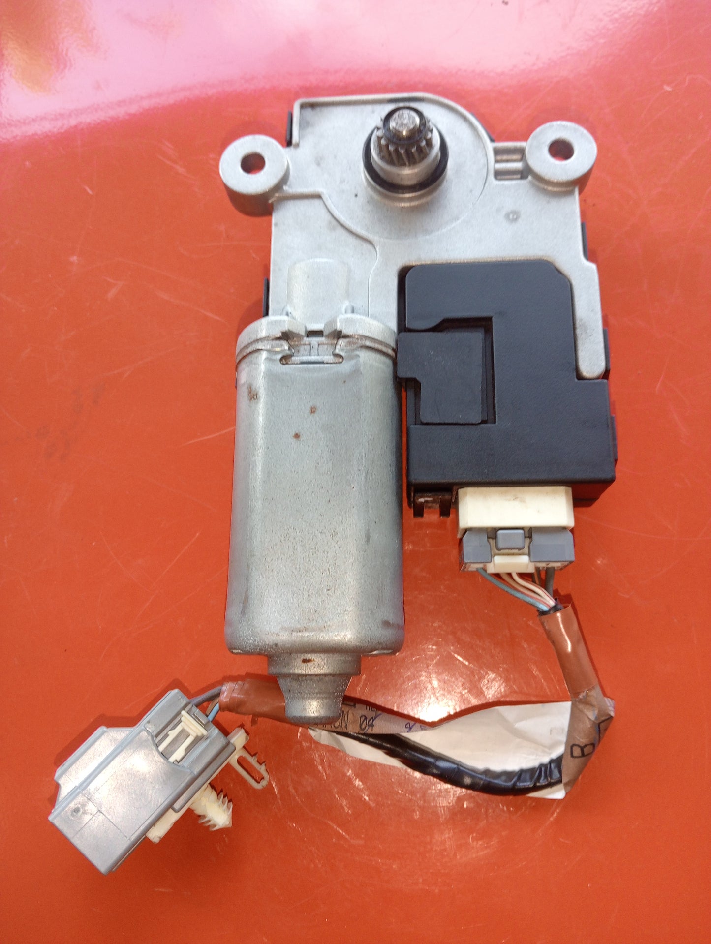 Explorer Maroon Sun Roof Motor