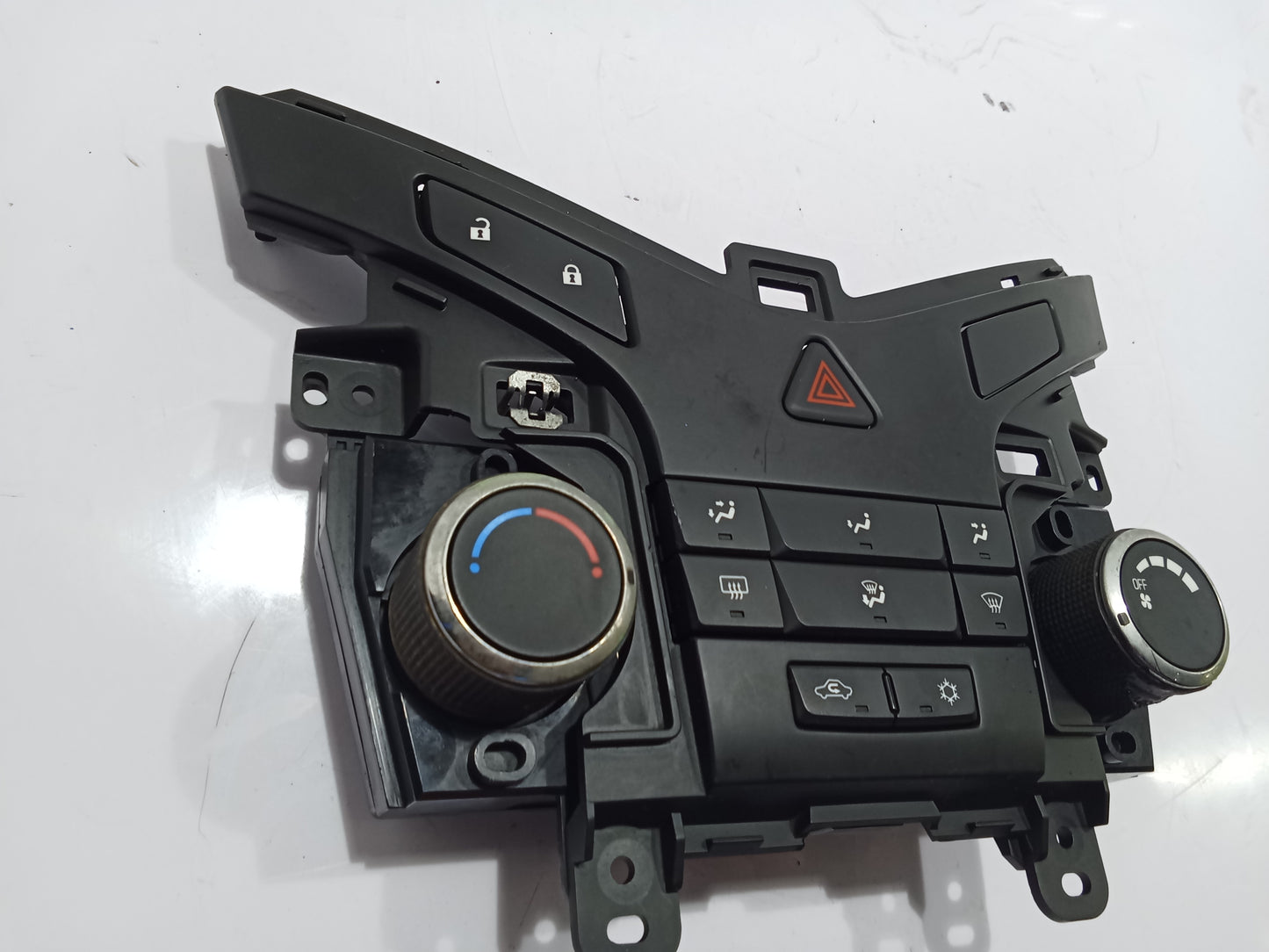 Chevrolet Cruze 2012 Climate Control GENUINE ORIGINAL SURPLUS