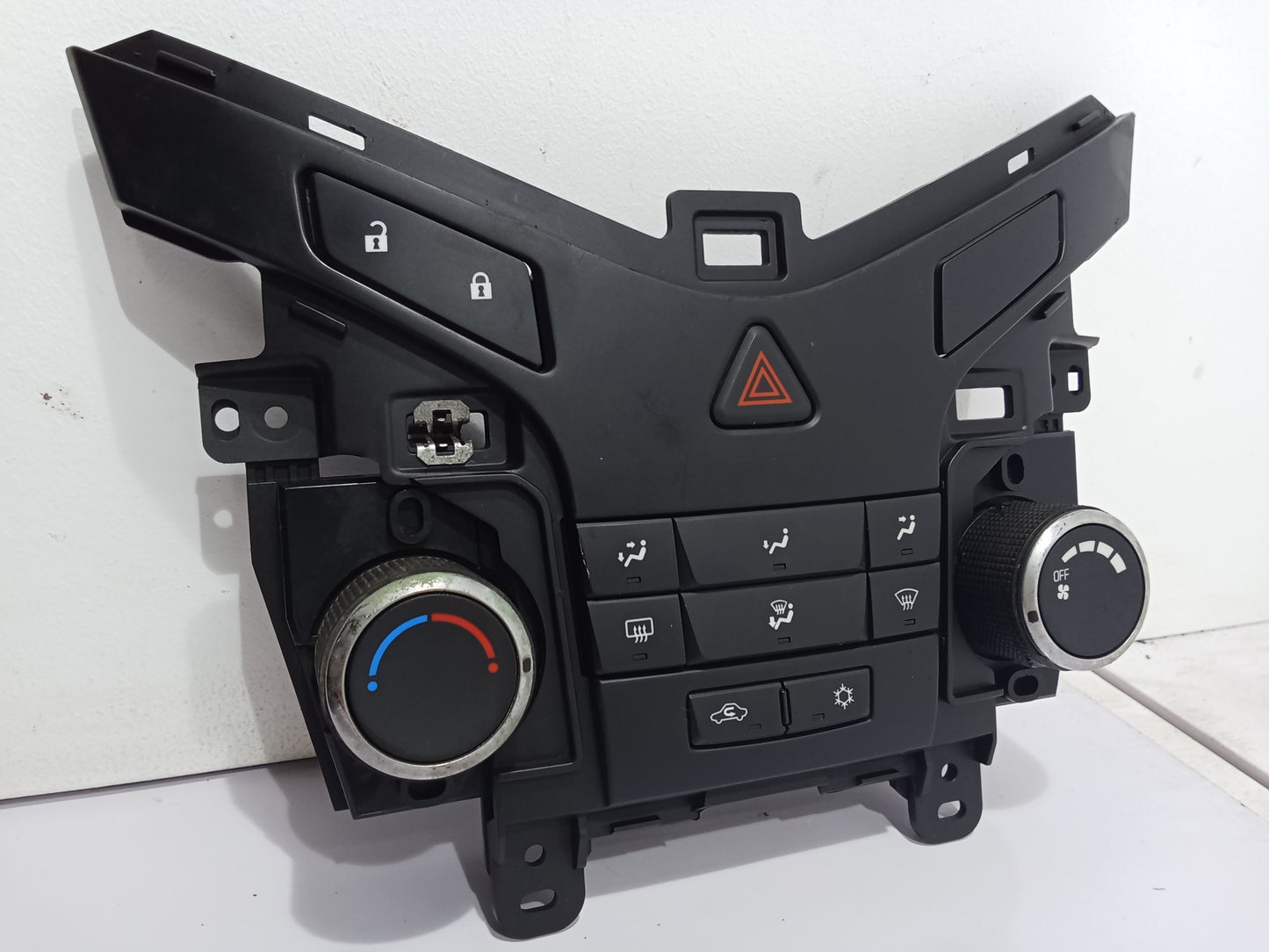 Chevrolet Cruze 2012 Climate Control GENUINE ORIGINAL SURPLUS