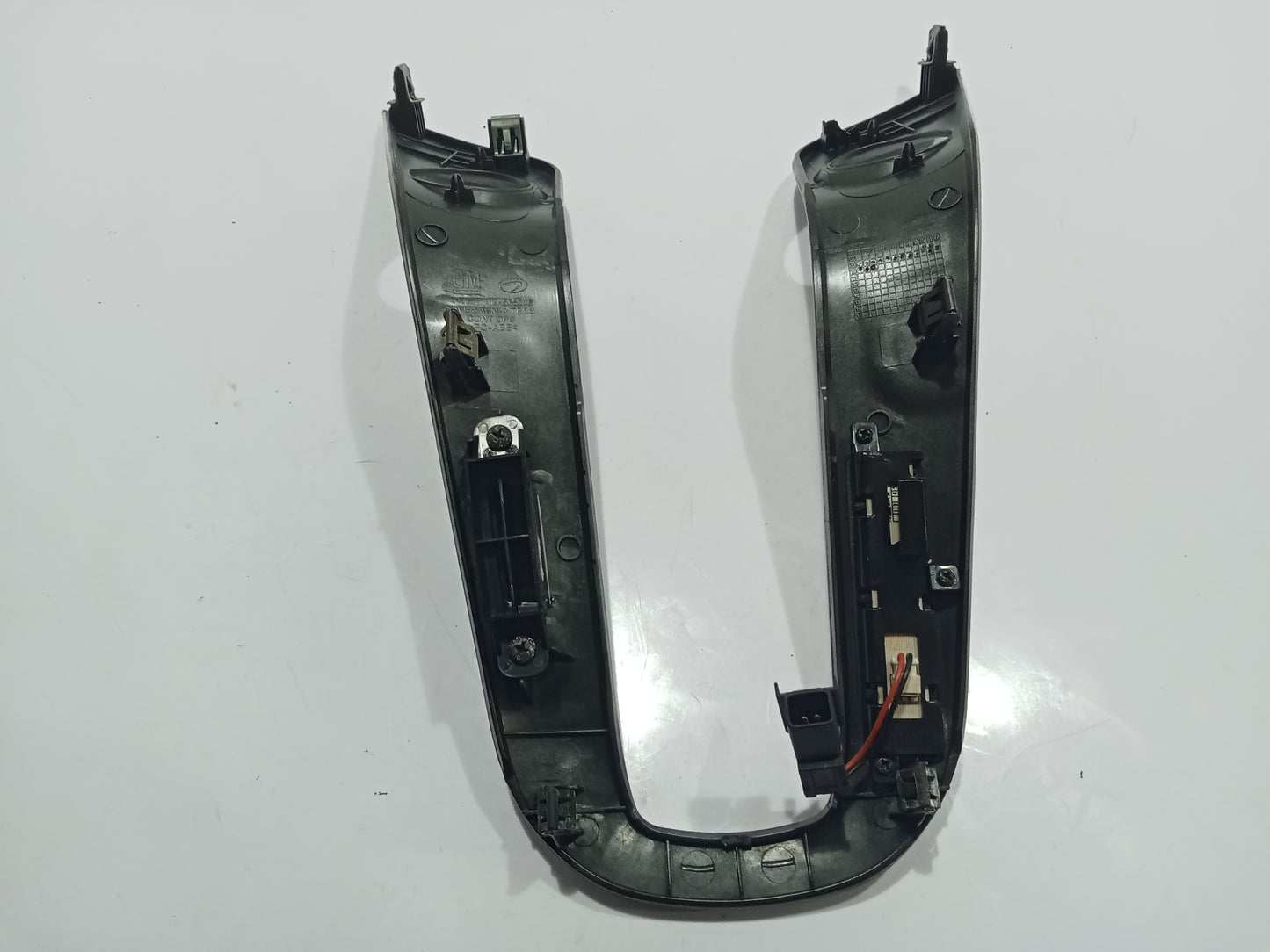 Chevrolet Cruze 2012 Shifter Cover GENUINE ORIGINAL SURPLUS