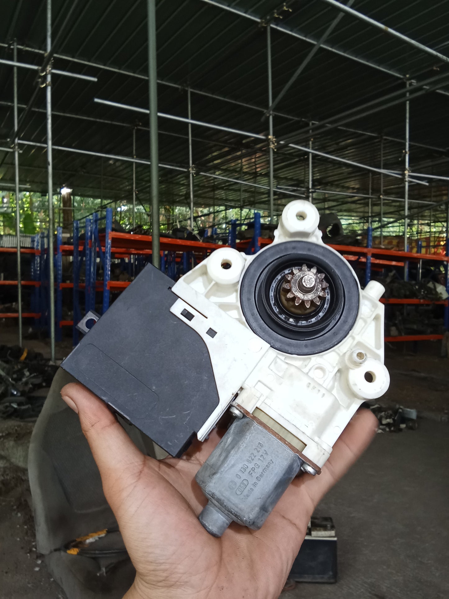 Ford Focus 2.0 2007 - 2014 DR CONTR UNT L/RR 981536-103 5VVK11574J E521F Rear Driver Side Power Window Motor GENUINE ORIGINAL SURPLUS