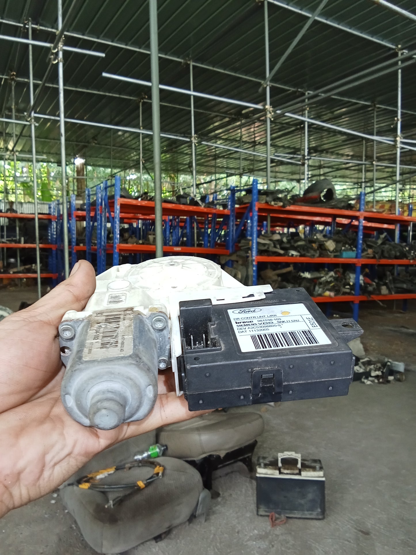 Ford Focus 2.0 2007 - 2014 DR CONTR UNT L/RR 981536-103 5VVK11574J E521F Rear Driver Side Power Window Motor GENUINE ORIGINAL SURPLUS