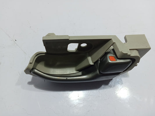 Chevrolet Trailblazer 2011 Front Passenger Side Inner Door Handle GENUINE ORIGINAL SURPLUS