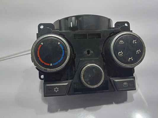 Chevrolet Trailblazer 2011 Climate Control GENUINE ORIGINAL SURPLUS