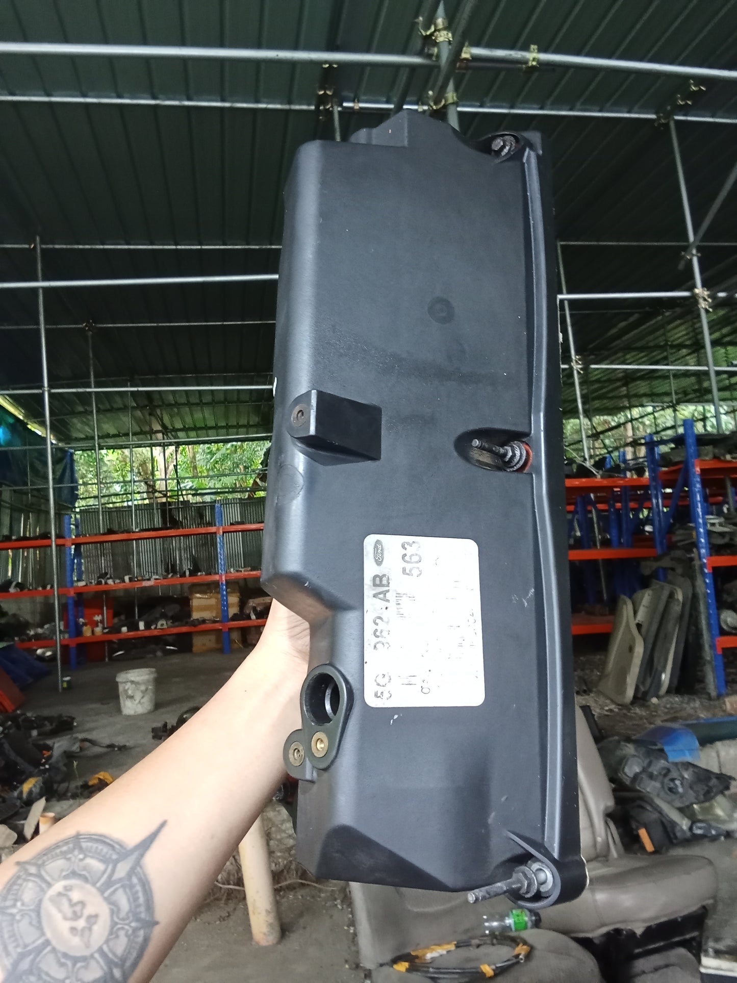 Ford Explorer 2005 Eddie Bauer Valve Cover GENUINE ORIGINAL SURPLUS
