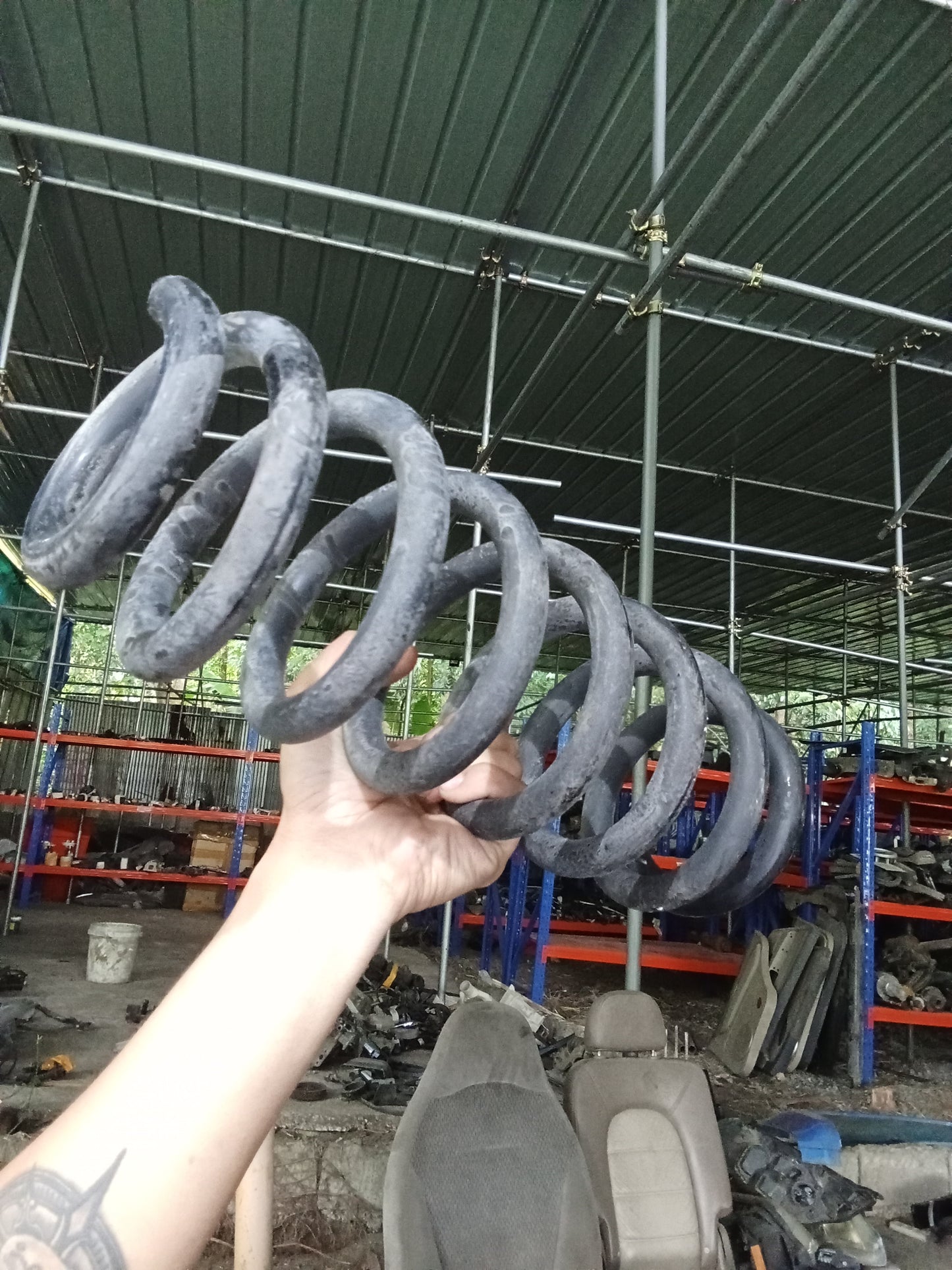 Ford Explorer 2005 Eddie Bauer Front Passenger Side Coil Spring GENUINE ORIGINAL SURPLUS