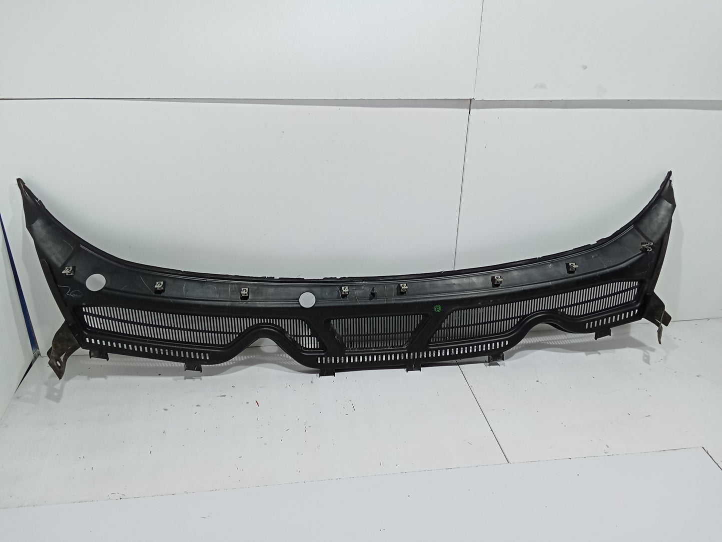 Ford Explorer 2005 Eddie Bauer Cowl Cover GENUINE ORIGINAL SURPLUS