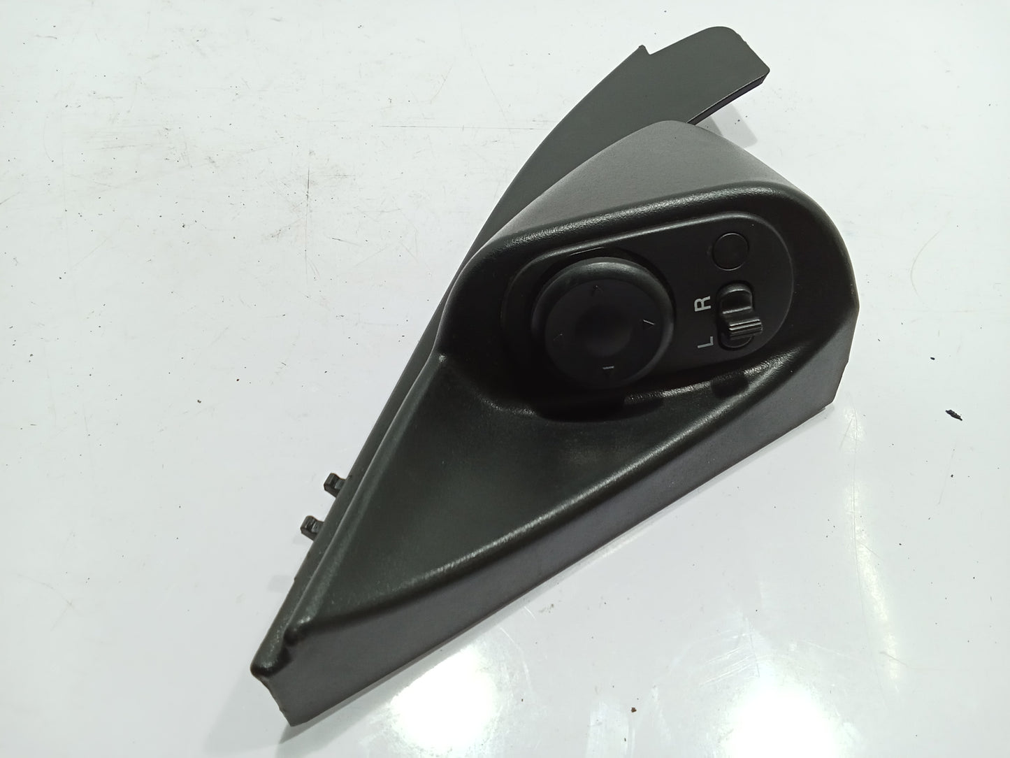 Chevrolet Optra 1.6 2003 Side Mirror Switch GENUINE ORIGINAL SURPLUS