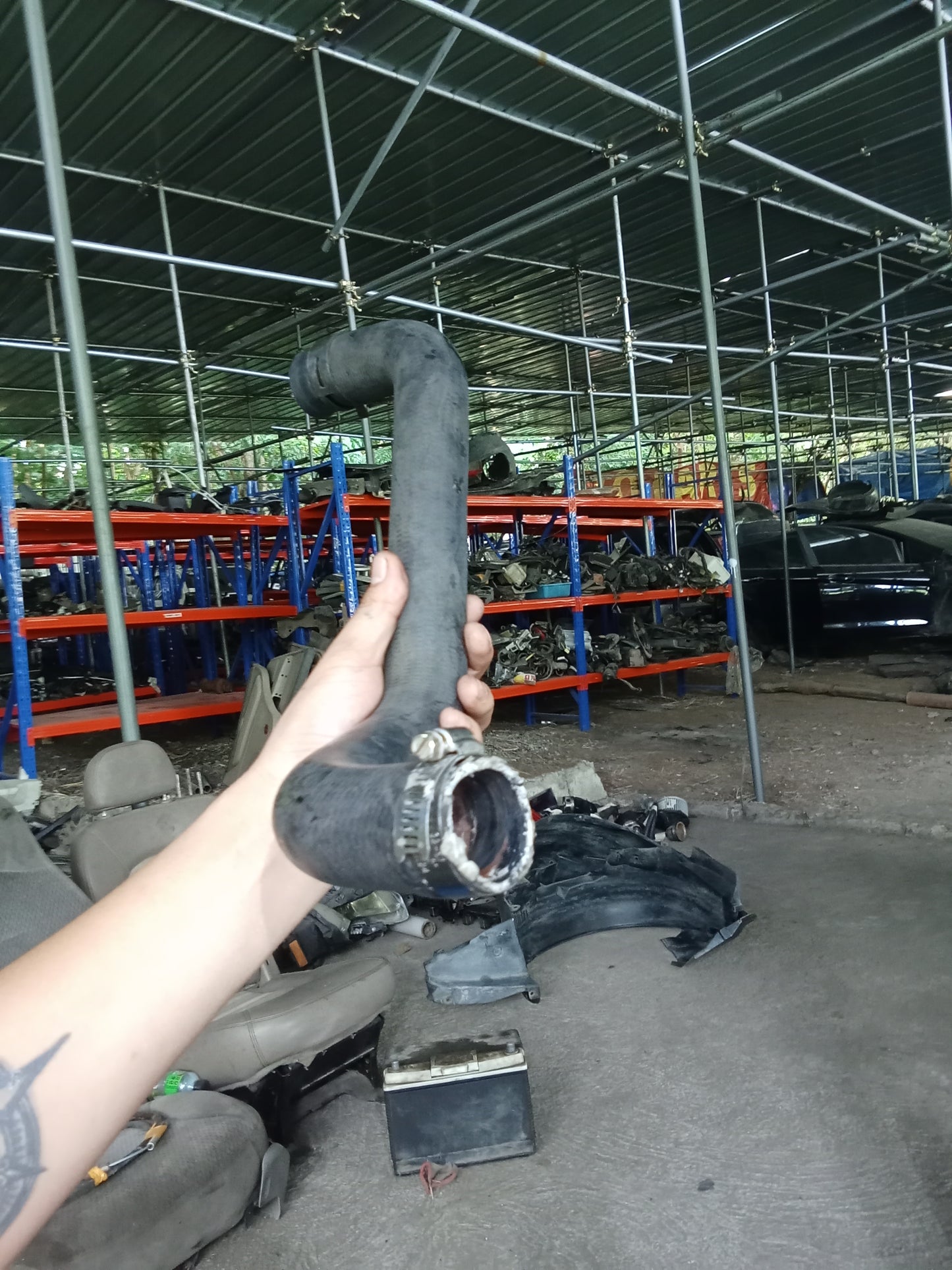 Ford Escape 2.0 Lower Radiator Hose GENUINE ORIGINAL SURPLUS