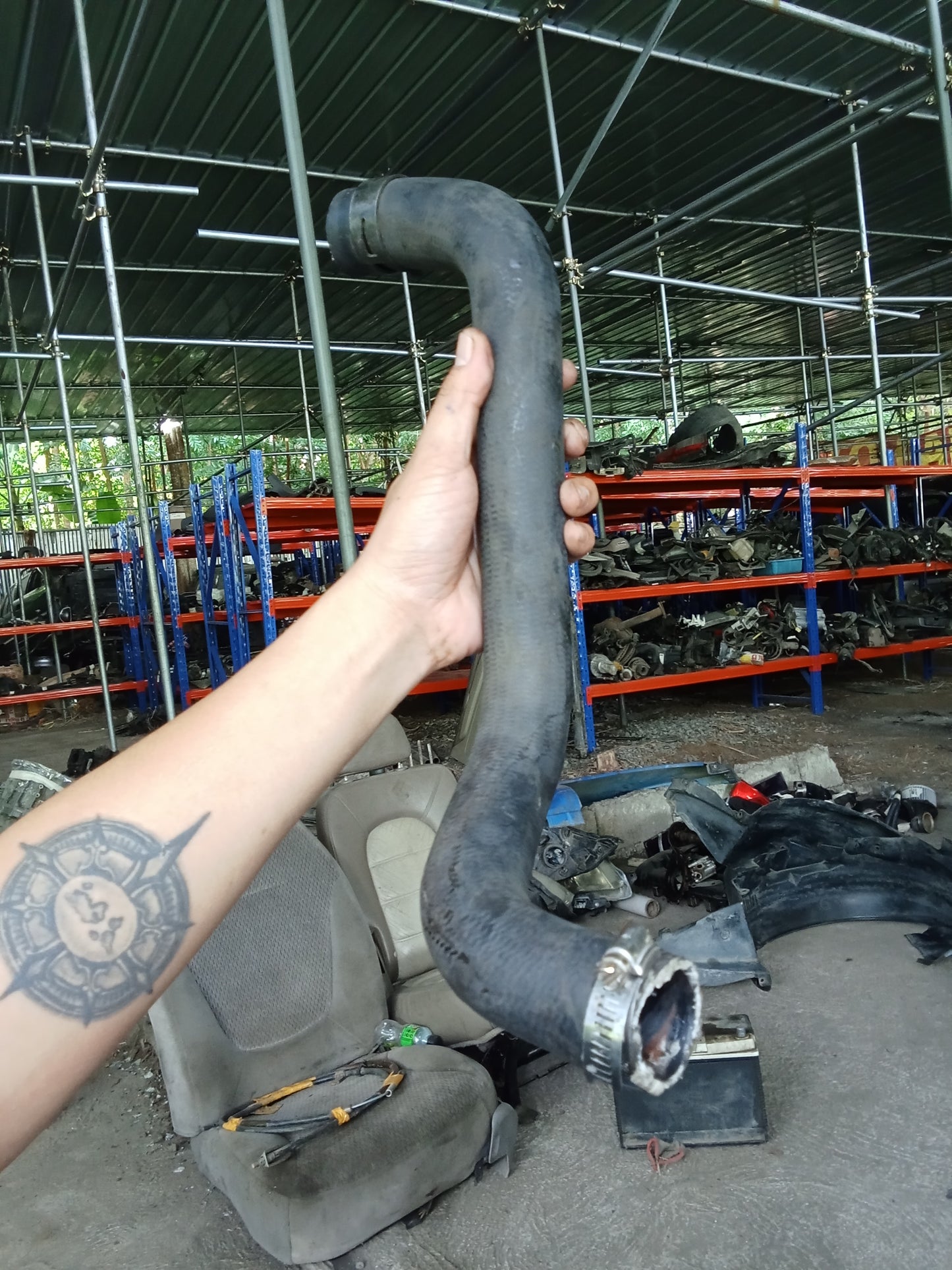Ford Escape 2.0 Lower Radiator Hose GENUINE ORIGINAL SURPLUS