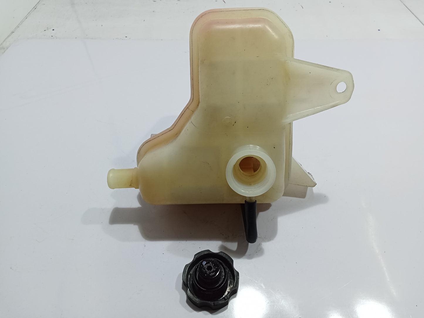 Ford Escape 2.0 Coolant Tank GENUINE ORIGINAL SURPLUS