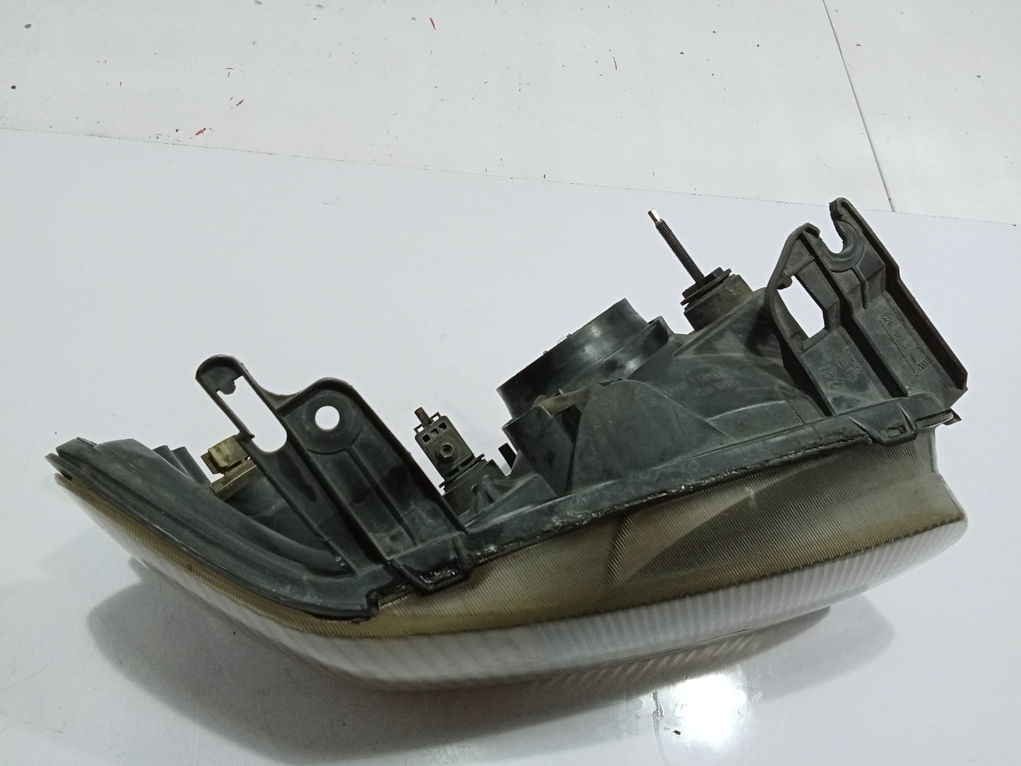 Ford Escape 2.0 Passenger Side Headlight GENUINE ORIGINAL SURPLUS