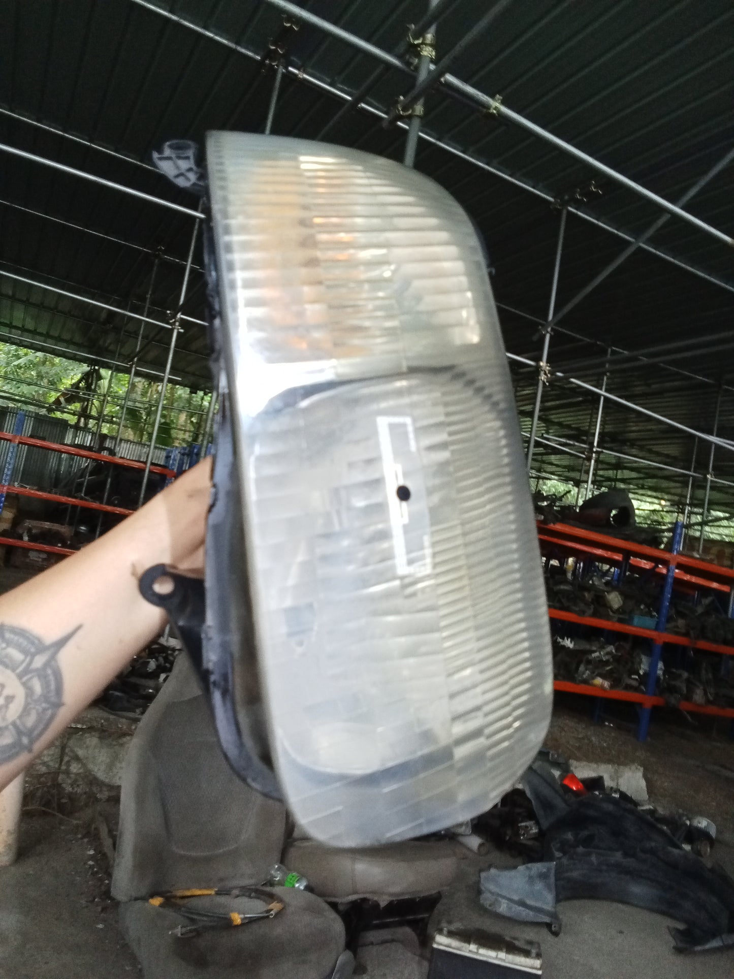 Ford Escape 2.0 Passenger Side Headlight GENUINE ORIGINAL SURPLUS