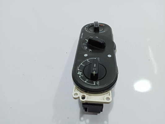 Ford Escape 2.0 Climate Control GENUINE ORIGINAL SURPLUS