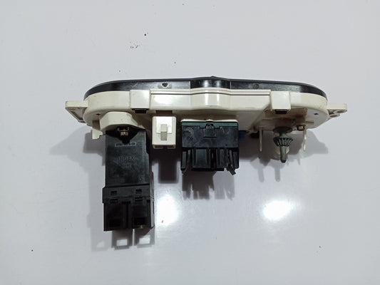 Ford Escape 2.0 Climate Control GENUINE ORIGINAL SURPLUS