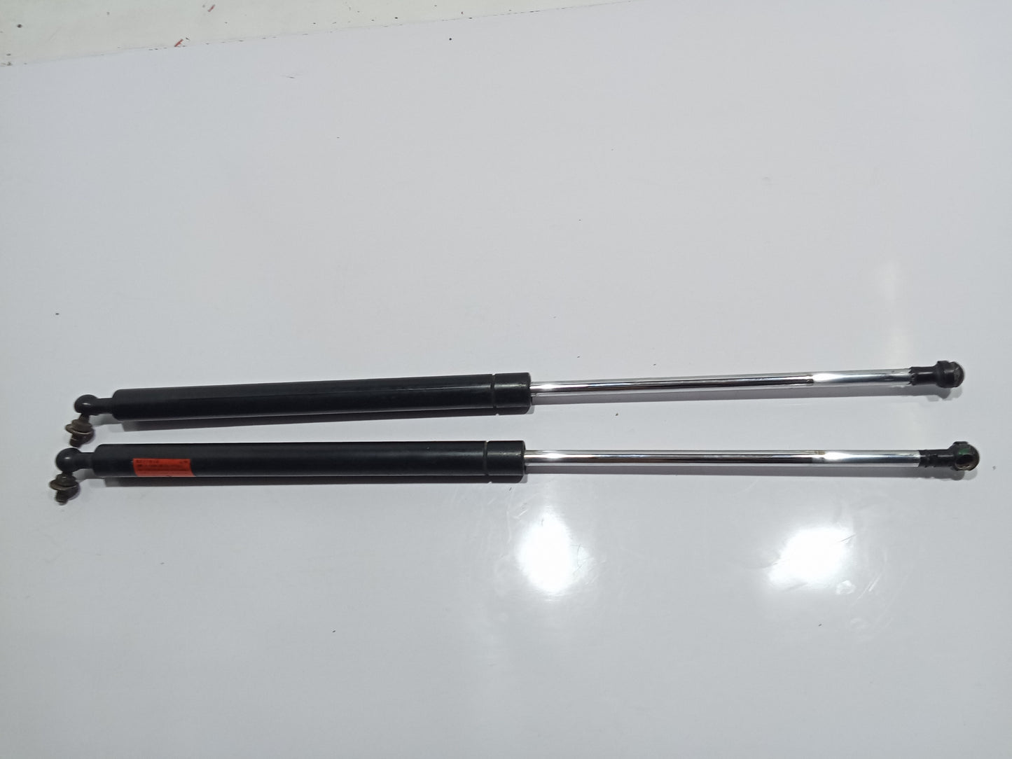 Ford Escape 2.0 2pcs Tail Gate Hydraulic Strut GENUINE ORIGINAL SURPLUS