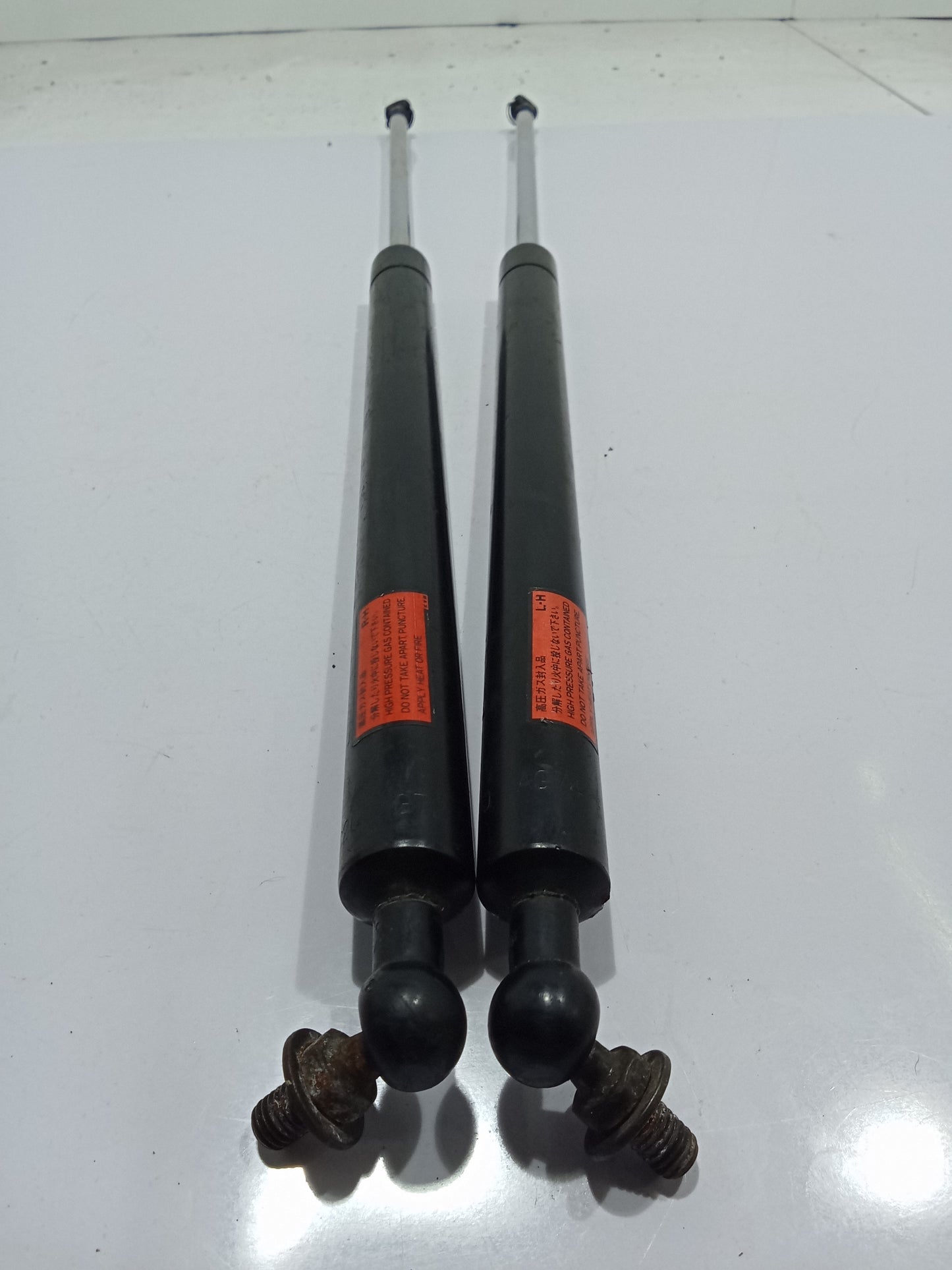 Ford Escape 2.0 2pcs Tail Gate Hydraulic Strut GENUINE ORIGINAL SURPLUS
