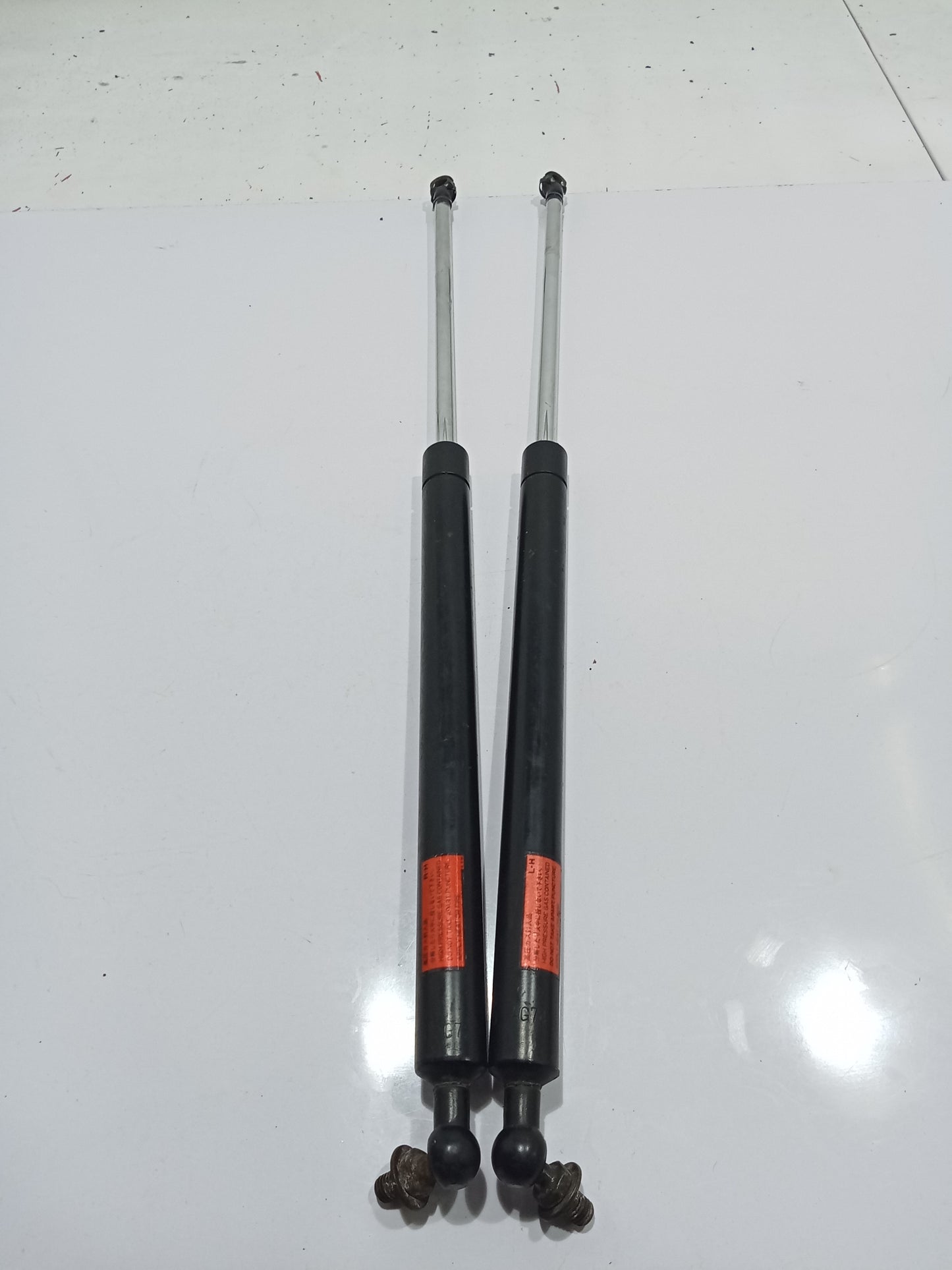 Ford Escape 2.0 2pcs Tail Gate Hydraulic Strut GENUINE ORIGINAL SURPLUS