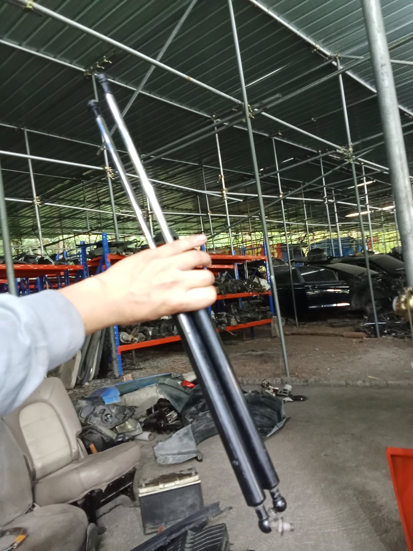 Ford Escape 2.0 2pcs Tail Gate Hydraulic Strut GENUINE ORIGINAL SURPLUS