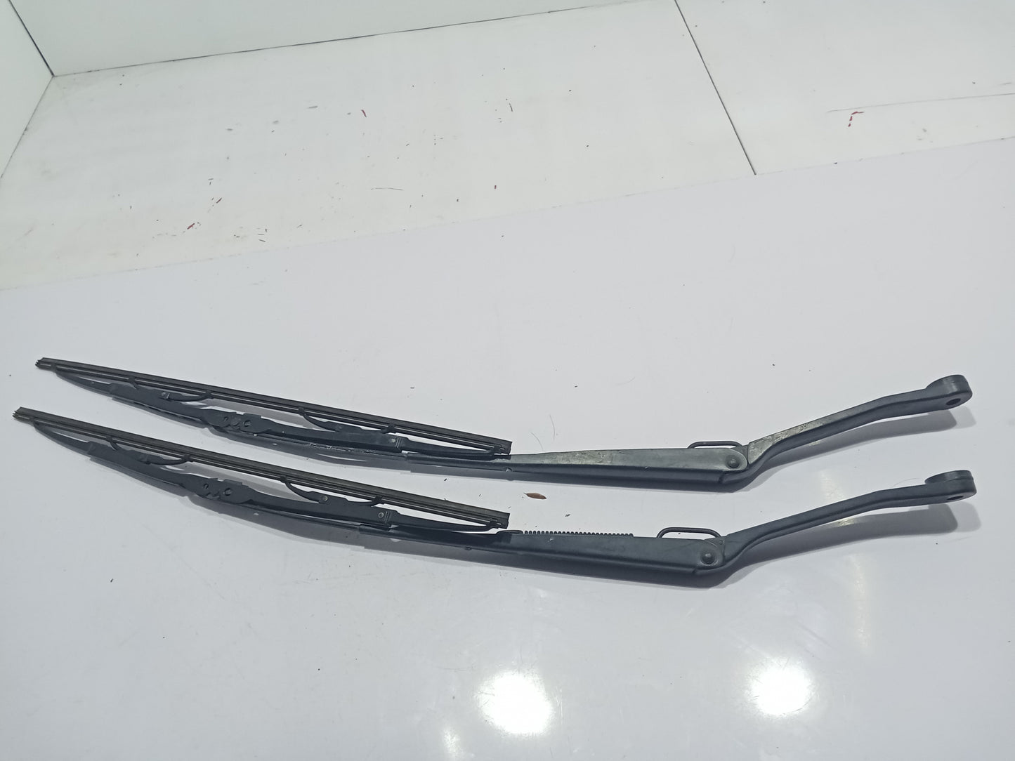 Ford Escape 2.0 Wiper Arm Left & Right GENUINE ORIGINAL SURPLUS