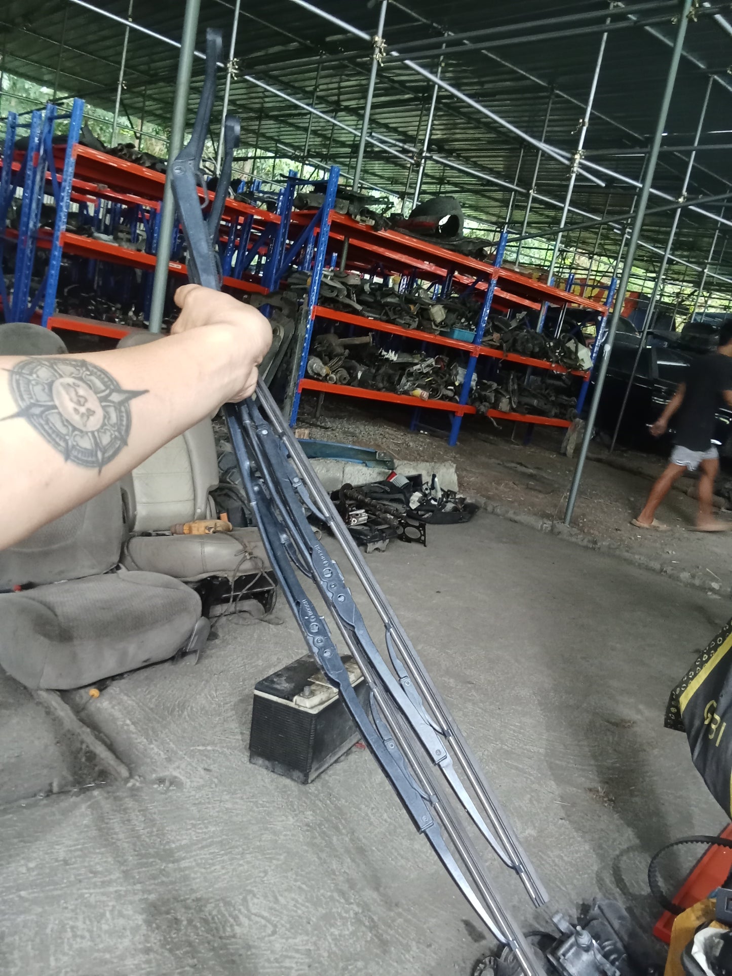 Ford Escape 2.0 Wiper Arm Left & Right GENUINE ORIGINAL SURPLUS