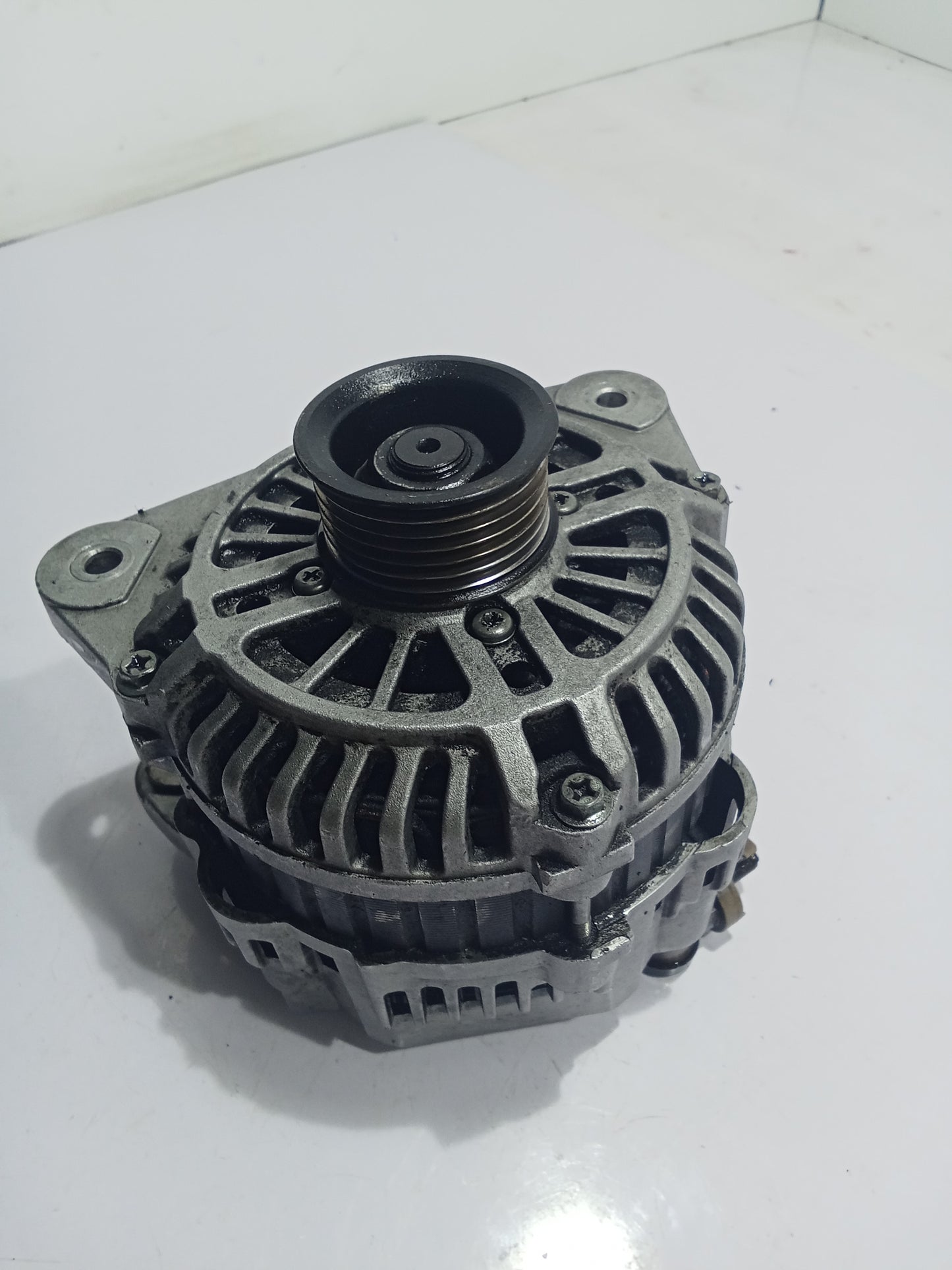 Ford Escape 2.0 Alternator GENUINE ORIGINAL SURPLUS