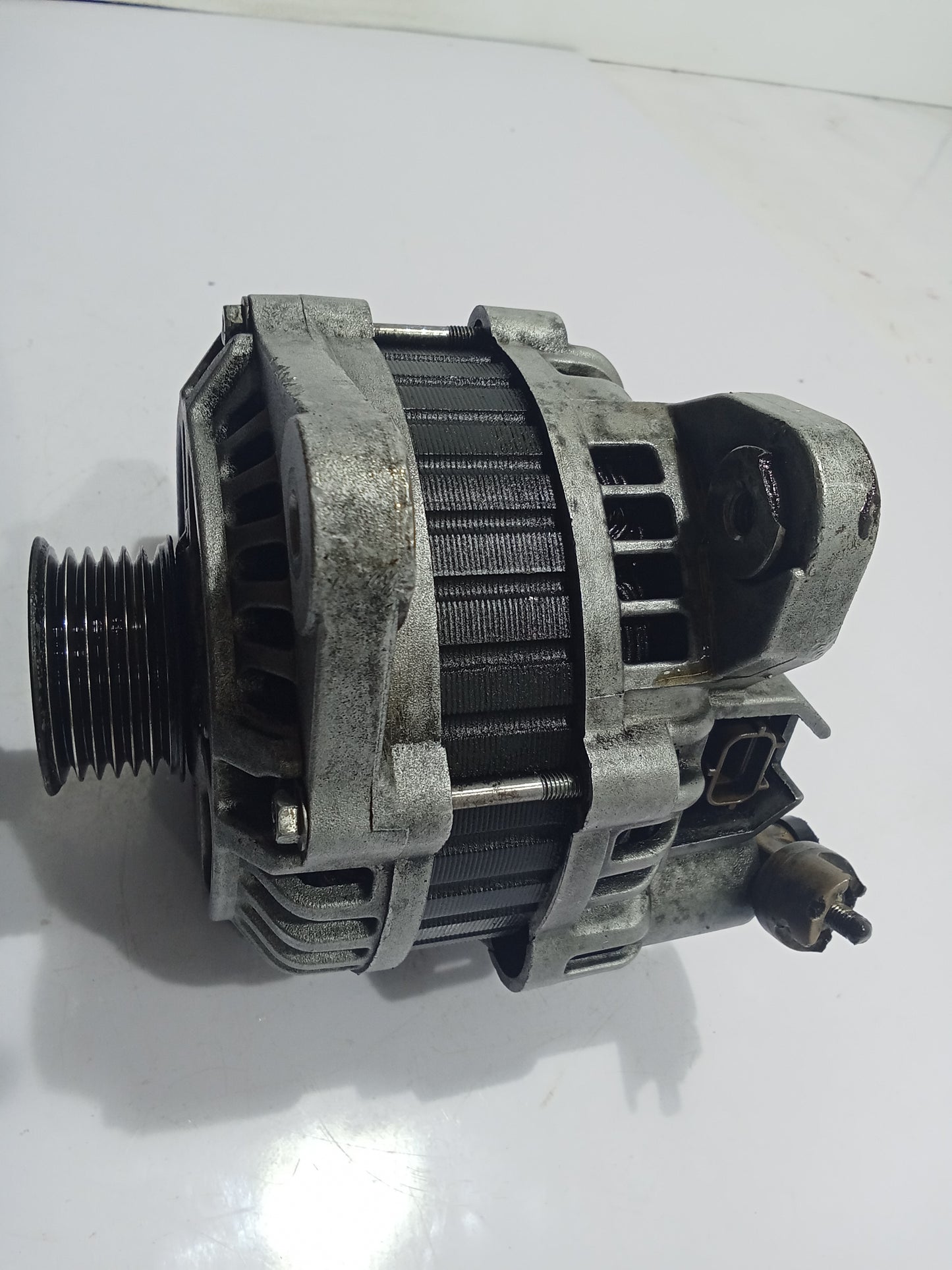 Ford Escape 2.0 Alternator GENUINE ORIGINAL SURPLUS