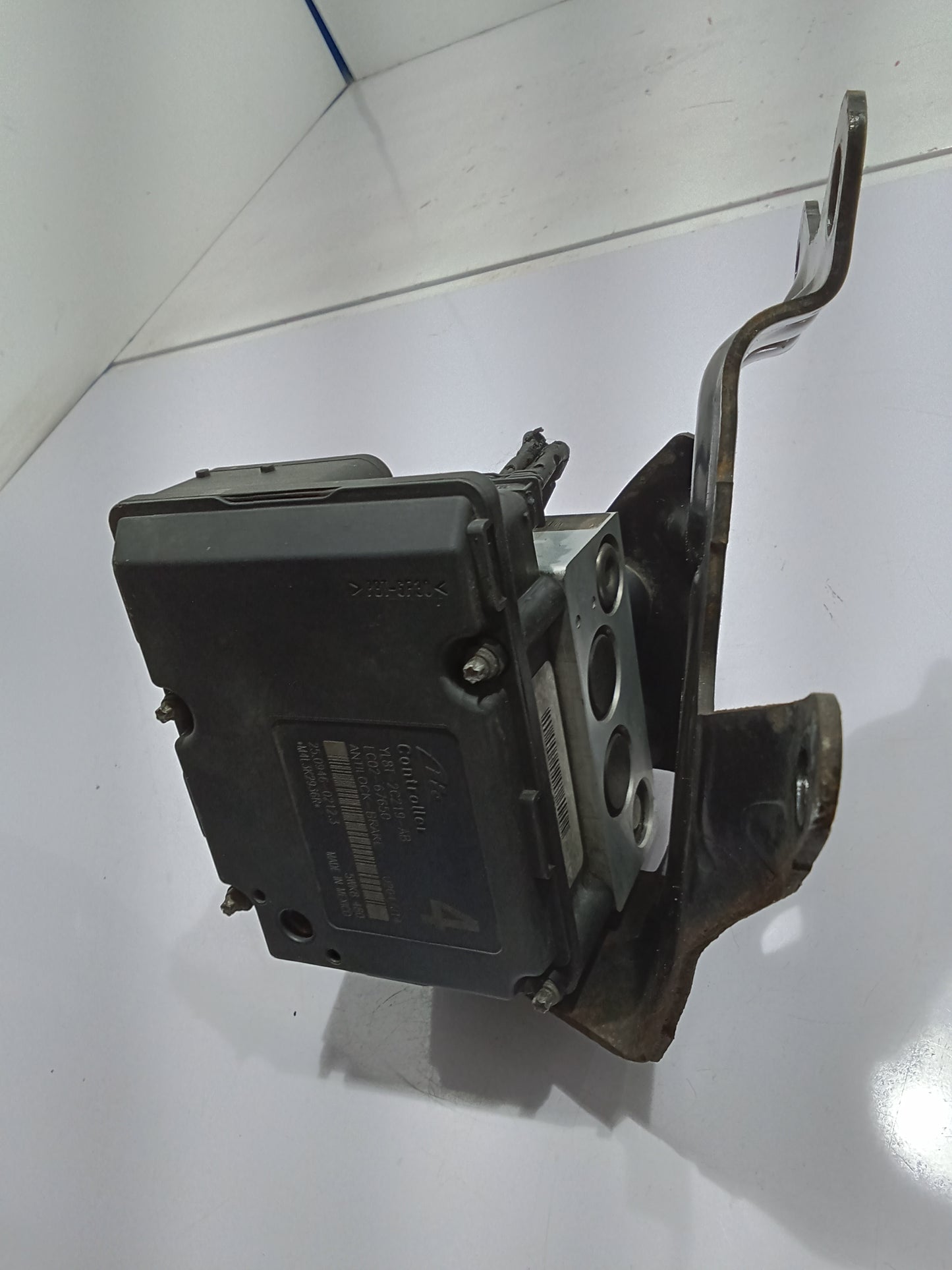 Ford Escape 3.0 YL8T-2C219-AB EC02-67650 M4L3K2936R Anti Lock Control System (ABS) Module GENUINE ORIGINAL SURPLUS