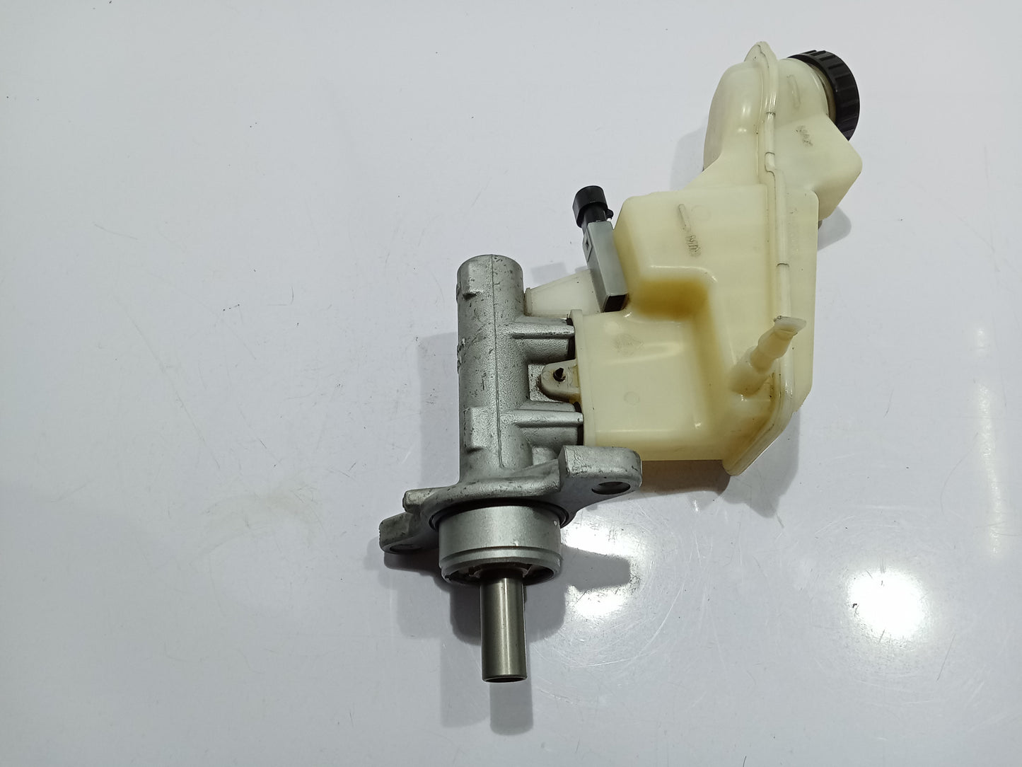 Chevrolet Spin 2015 Brake Master GENUINE ORIGINAL SURPLUS