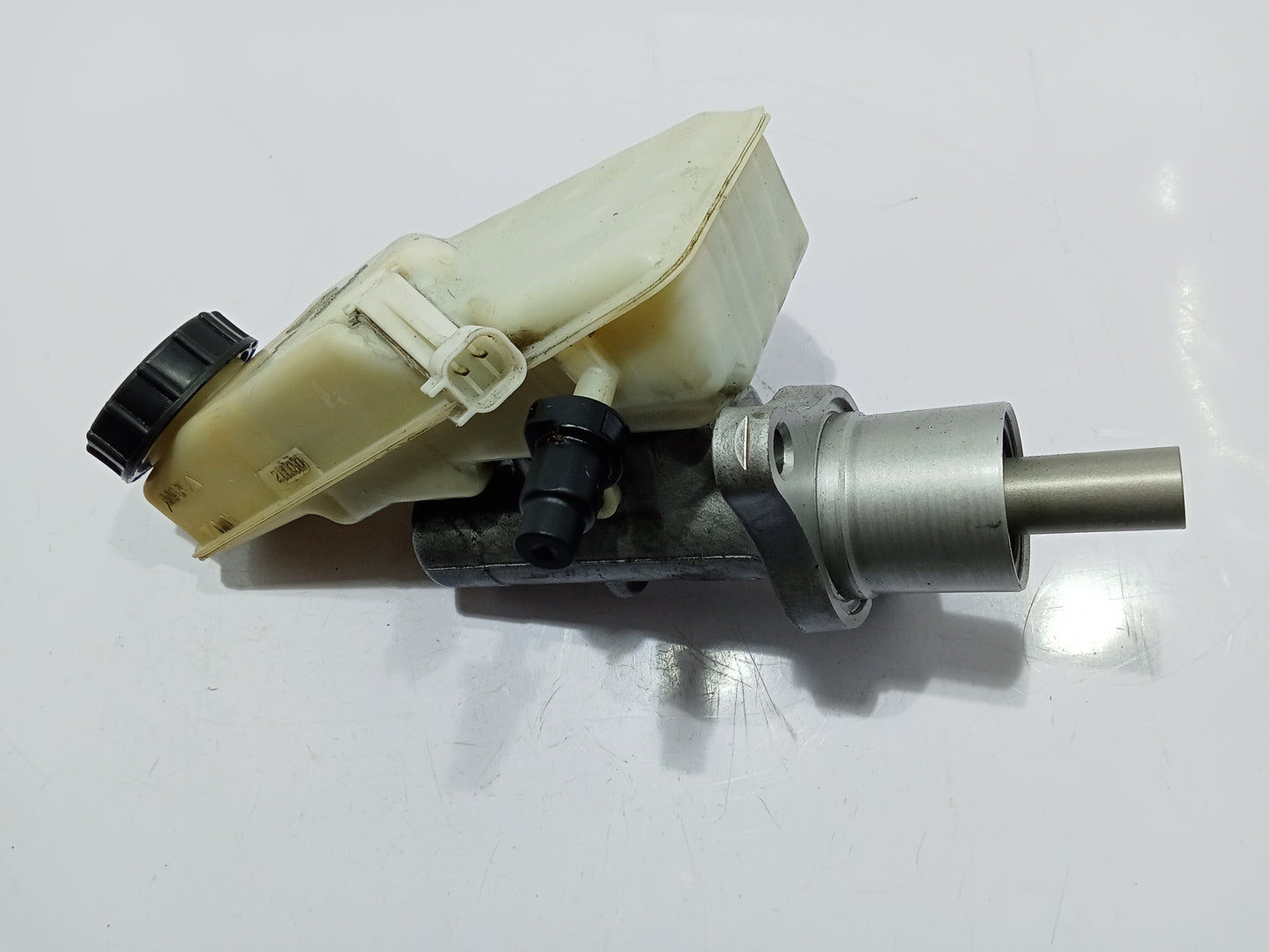 Ford Focus 2.0 2007 Brake Master GENUINE ORIGINAL SURPLUS