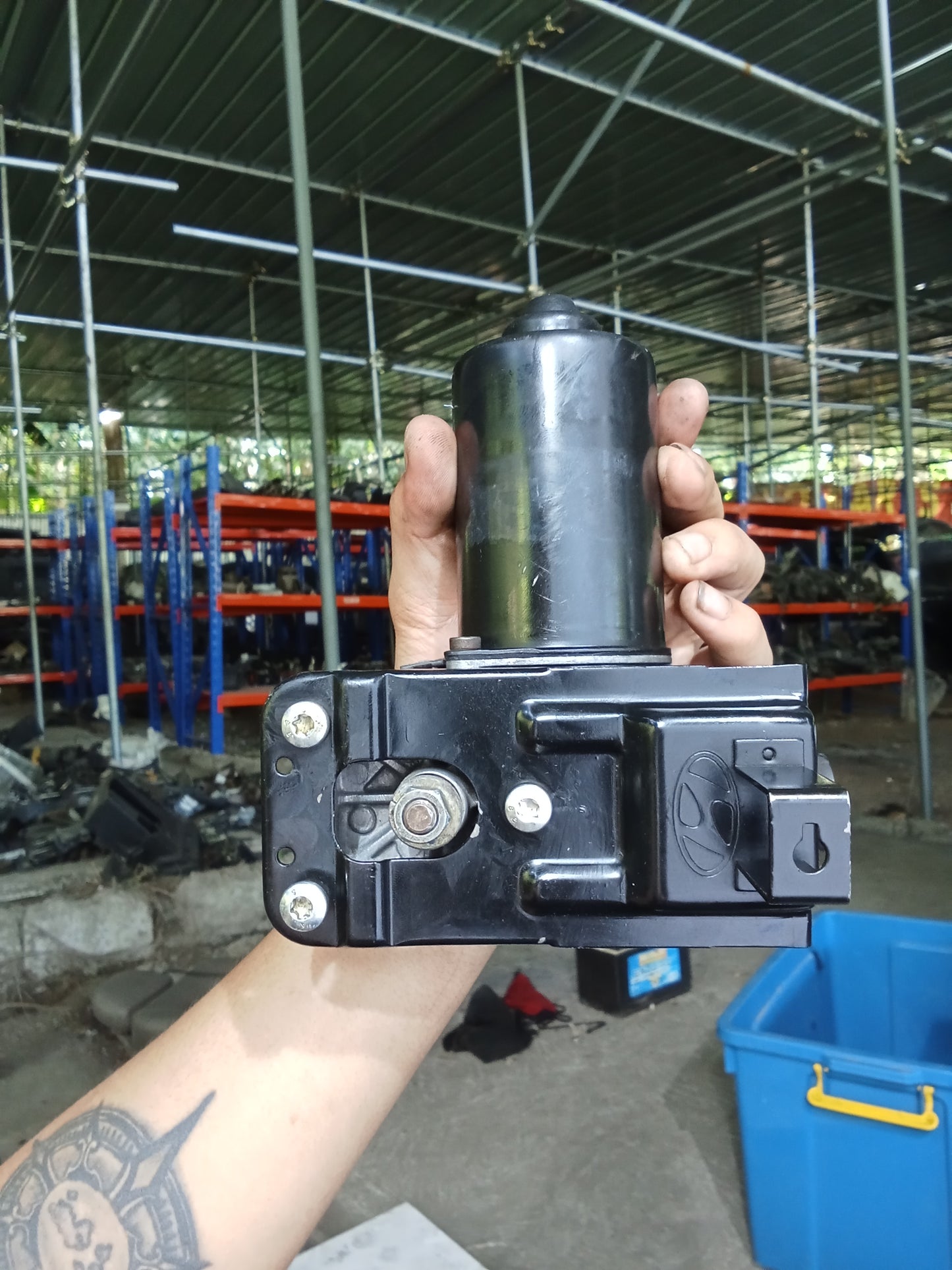 Hyundai Tucson 2004 Gas Wiper Motor GENUINE ORIGINAL SURPLUS