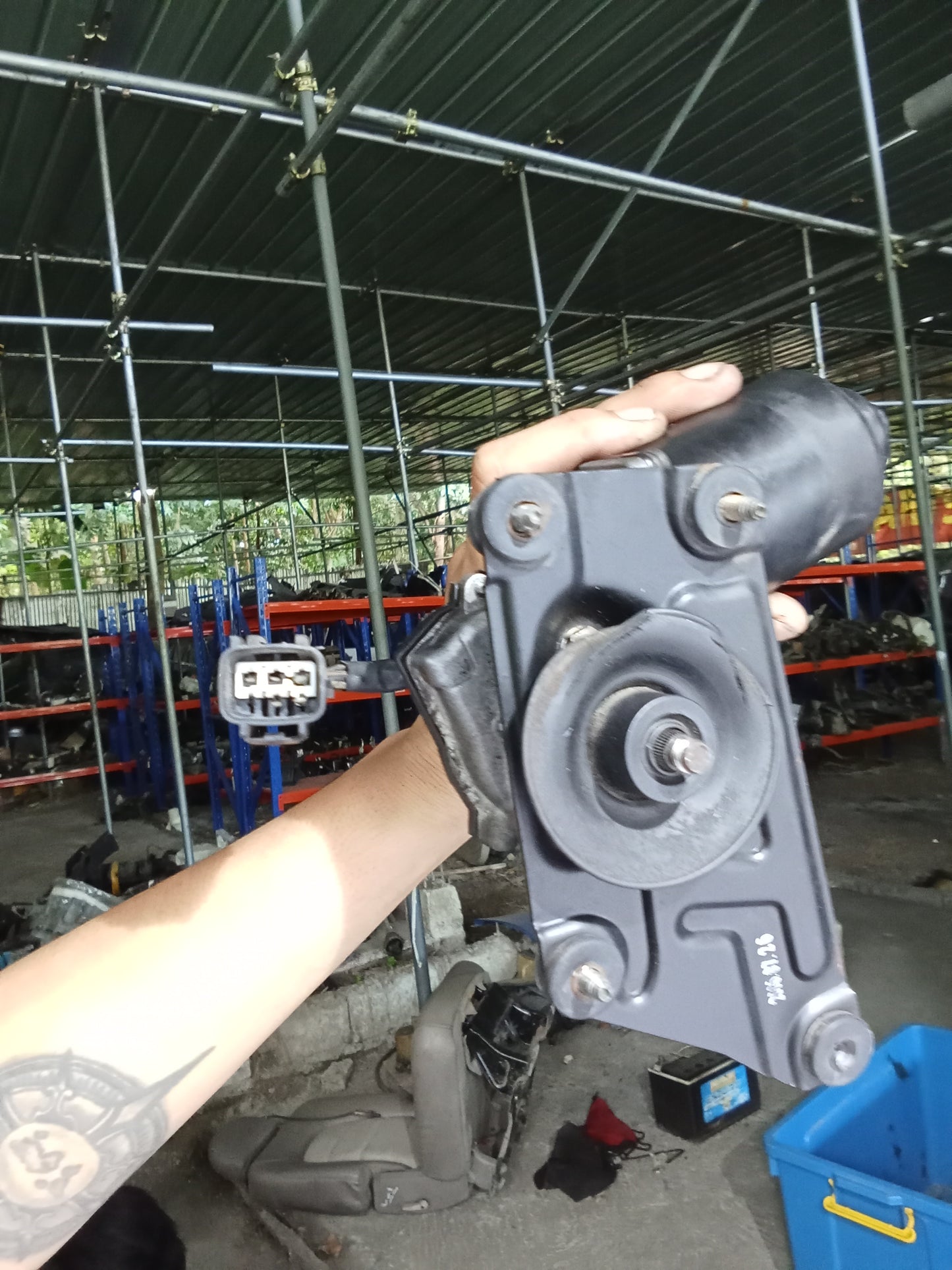 Chevrolet Optra 1.6 Wiper Motor GENUINE ORIGINAL SURPLUS