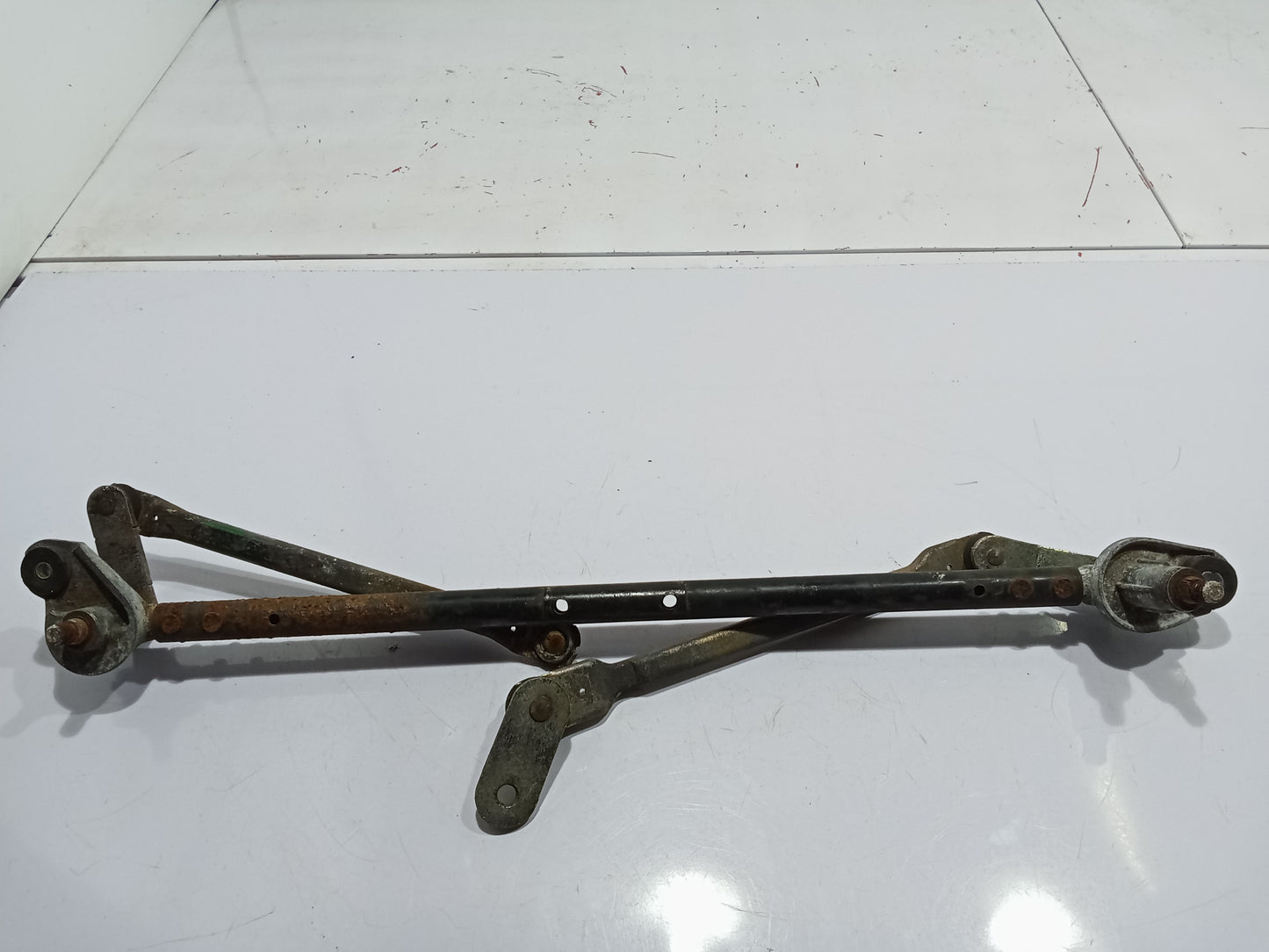 Chevrolet Optra 1.6 2003 Wiper Linkage GENUINE ORIGINAL SURPLUS