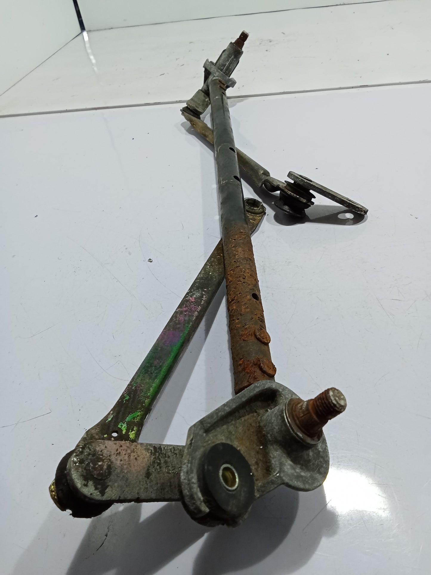 Chevrolet Optra 1.6 2003 Wiper Linkage GENUINE ORIGINAL SURPLUS