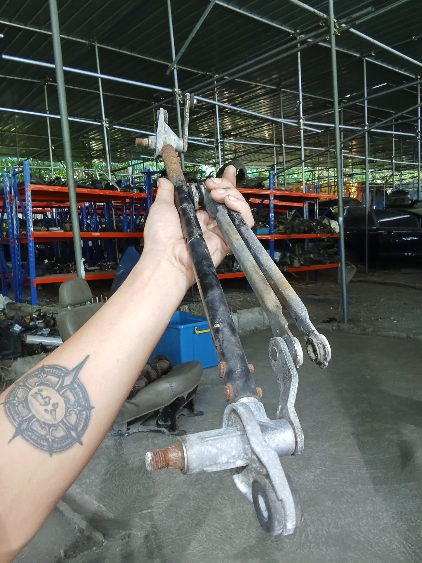 Chevrolet Optra 1.6 2003 Wiper Linkage GENUINE ORIGINAL SURPLUS