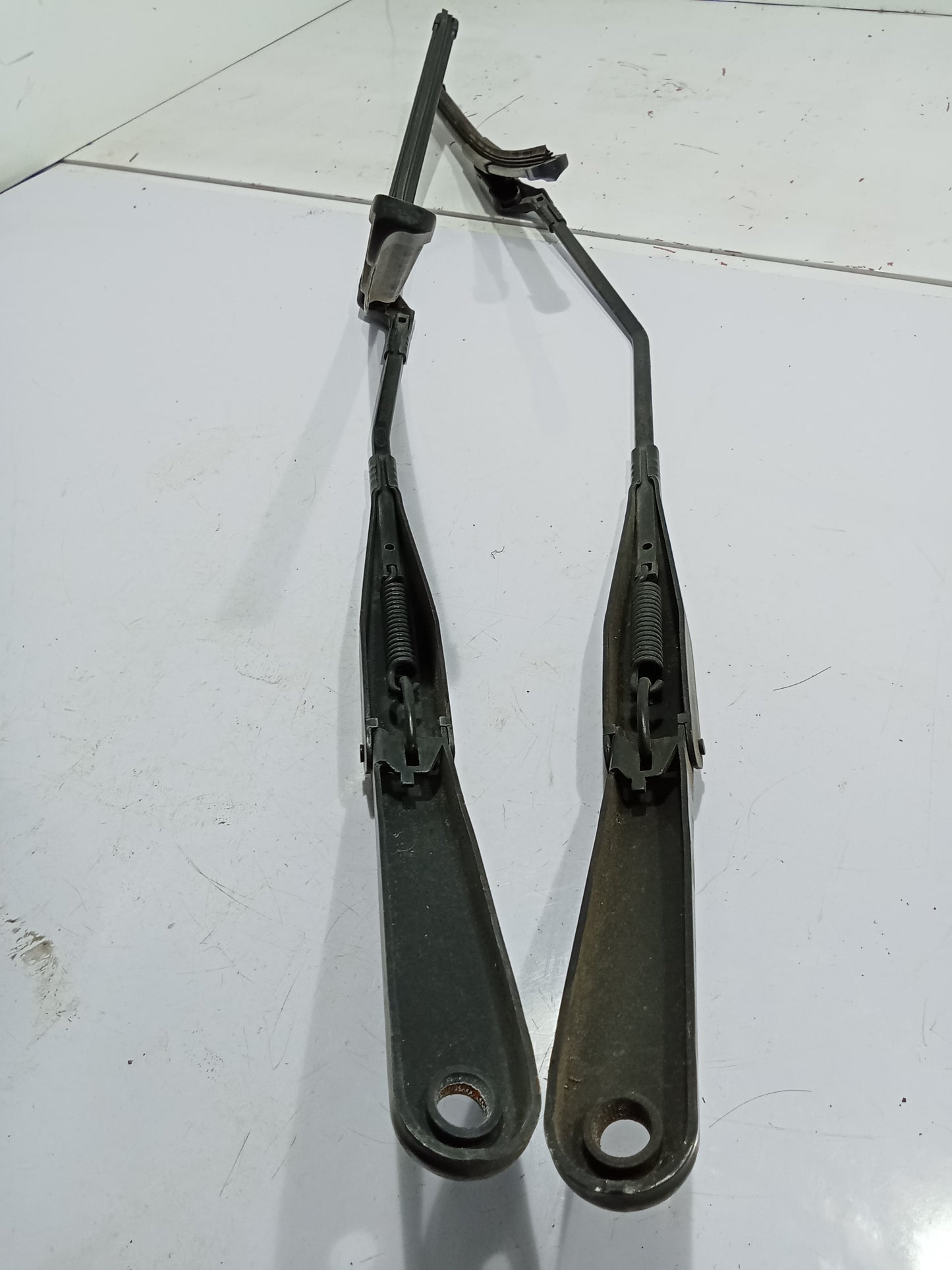Ford Fiesta 1.5 2015 Wiper Arm L&R GENUINE ORIGINAL SURPLUS