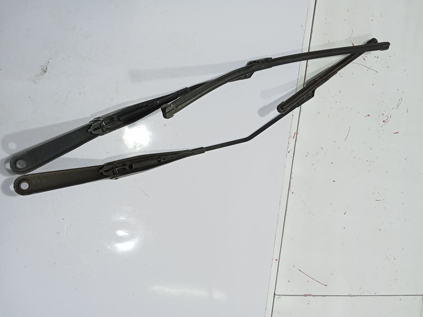 Ford Fiesta 1.5 2015 Wiper Arm L&R GENUINE ORIGINAL SURPLUS