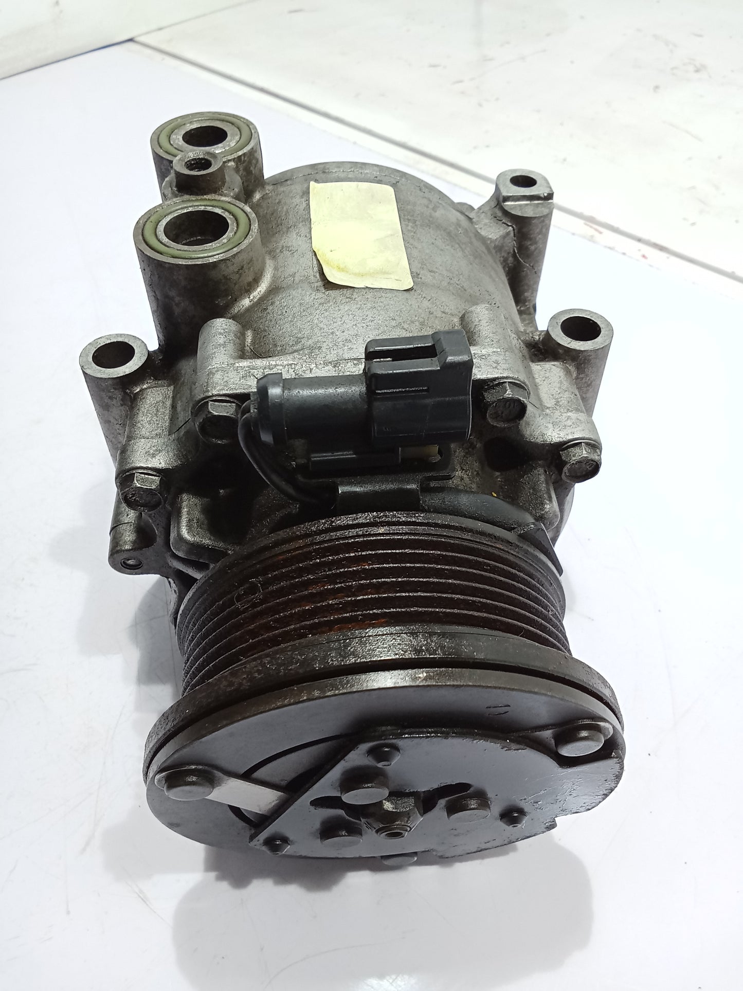 Ford Fiesta 1.4 Compressor GENUINE ORIGINAL SURPLUS