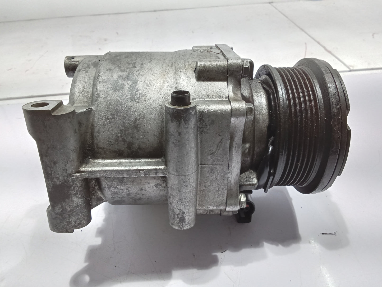 Ford Fiesta 1.4 Compressor GENUINE ORIGINAL SURPLUS