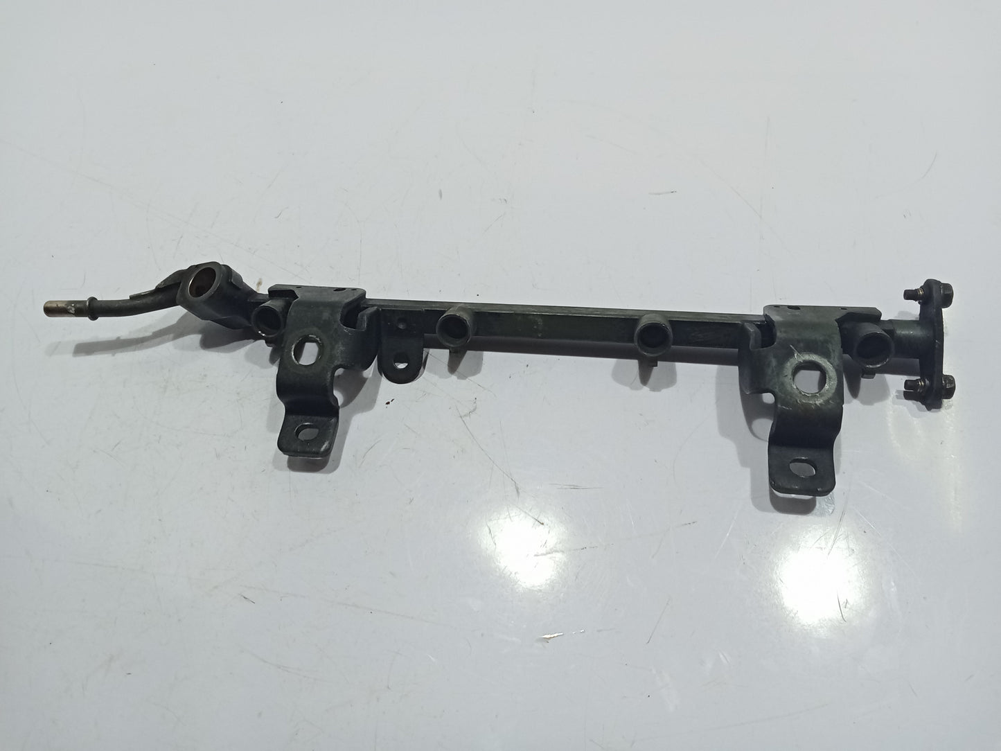 Ford Lynx 2002 Fuel Rail GENUINE ORIGINAL SURPLUS