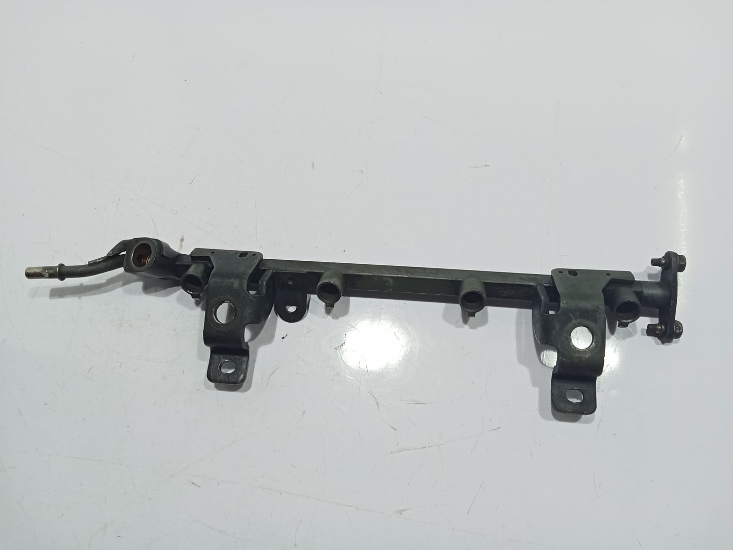 Ford Lynx 2002 Fuel Rail GENUINE ORIGINAL SURPLUS
